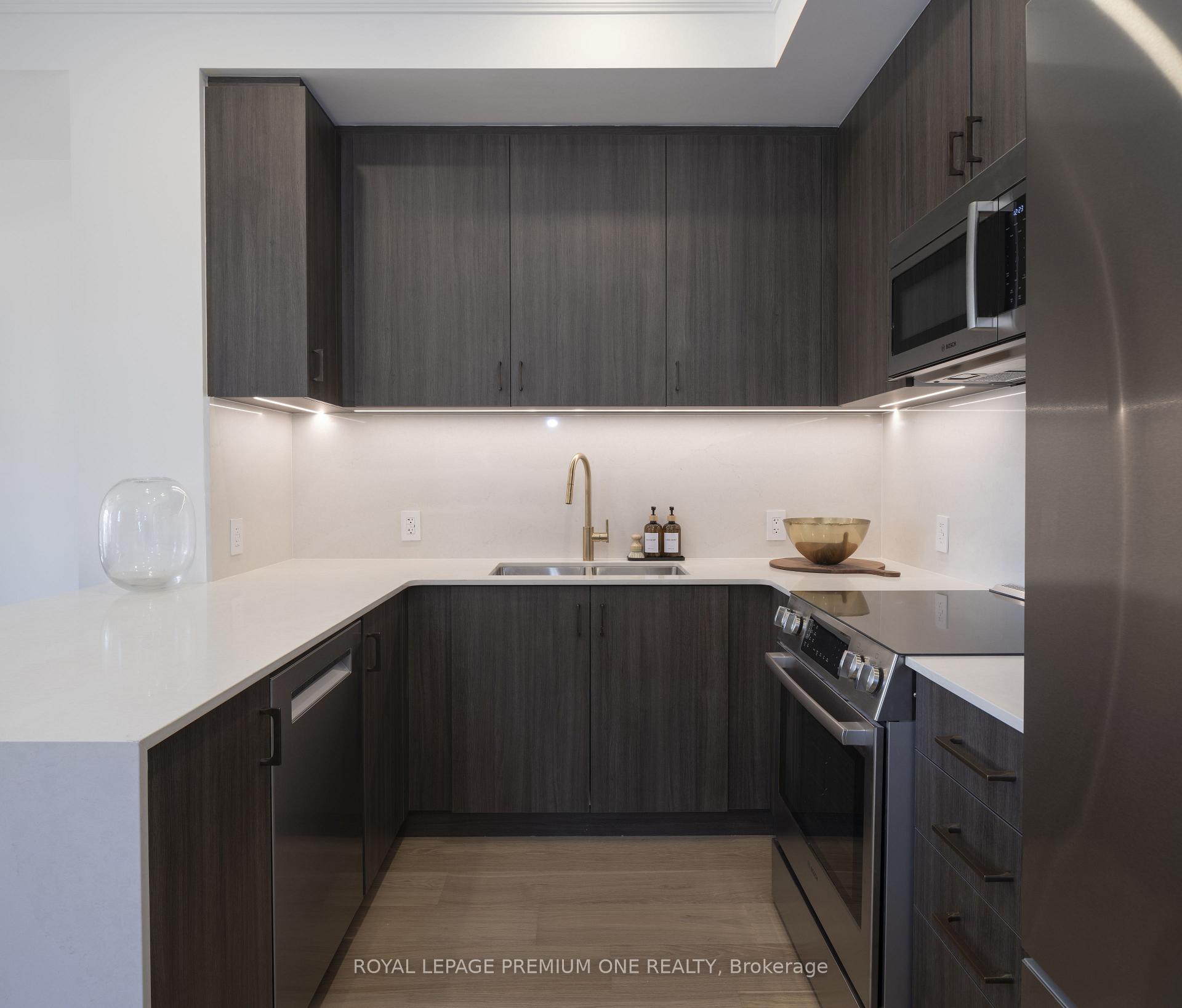 Photo 14 of Unit #39, 30 Commerce Trail, Toronto, Rockcliffe-Smythe — HOMEH