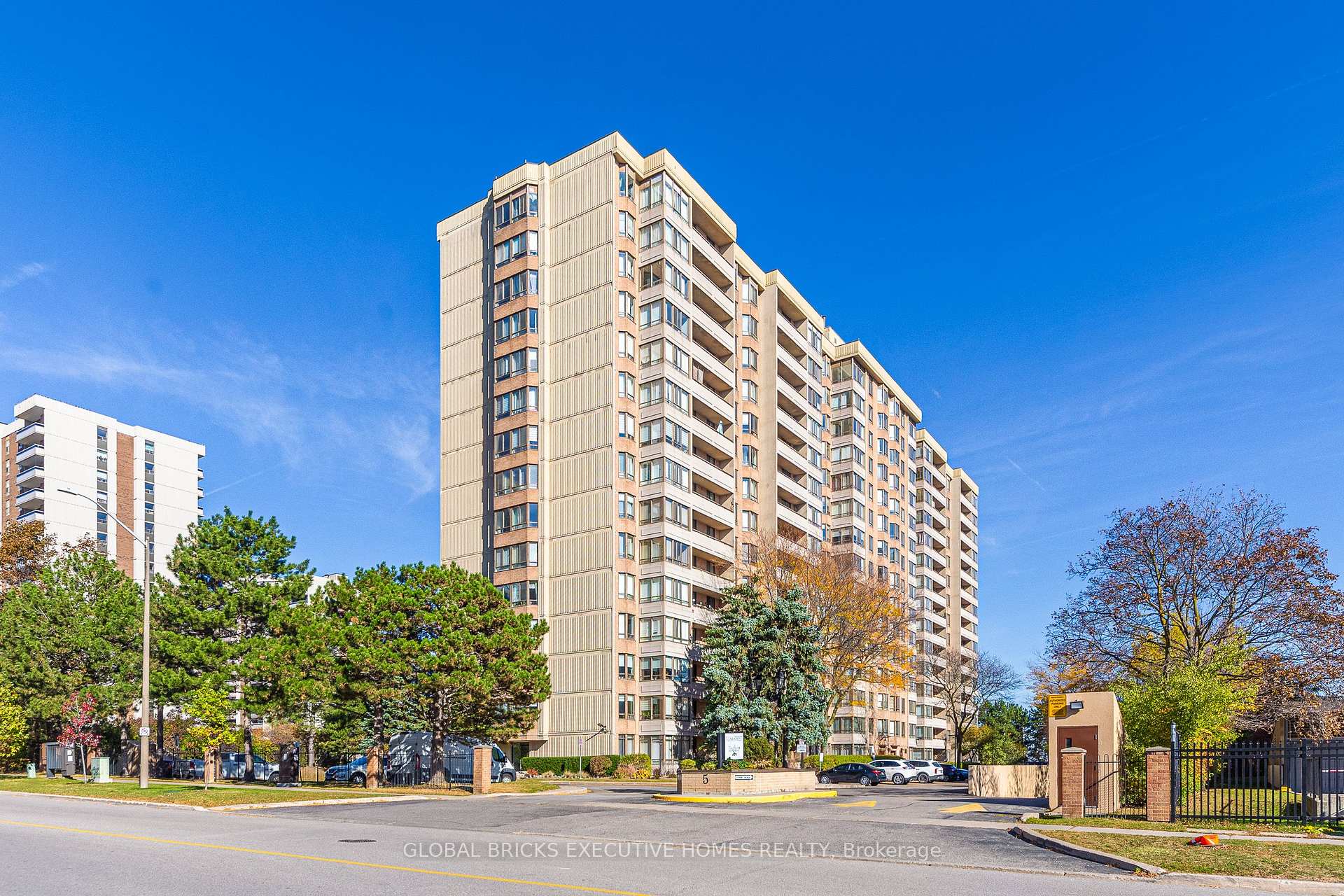 Photo 1 of Unit 1404, 5 Lisa Street, Brampton, Queen Street Corridor — HOMEH