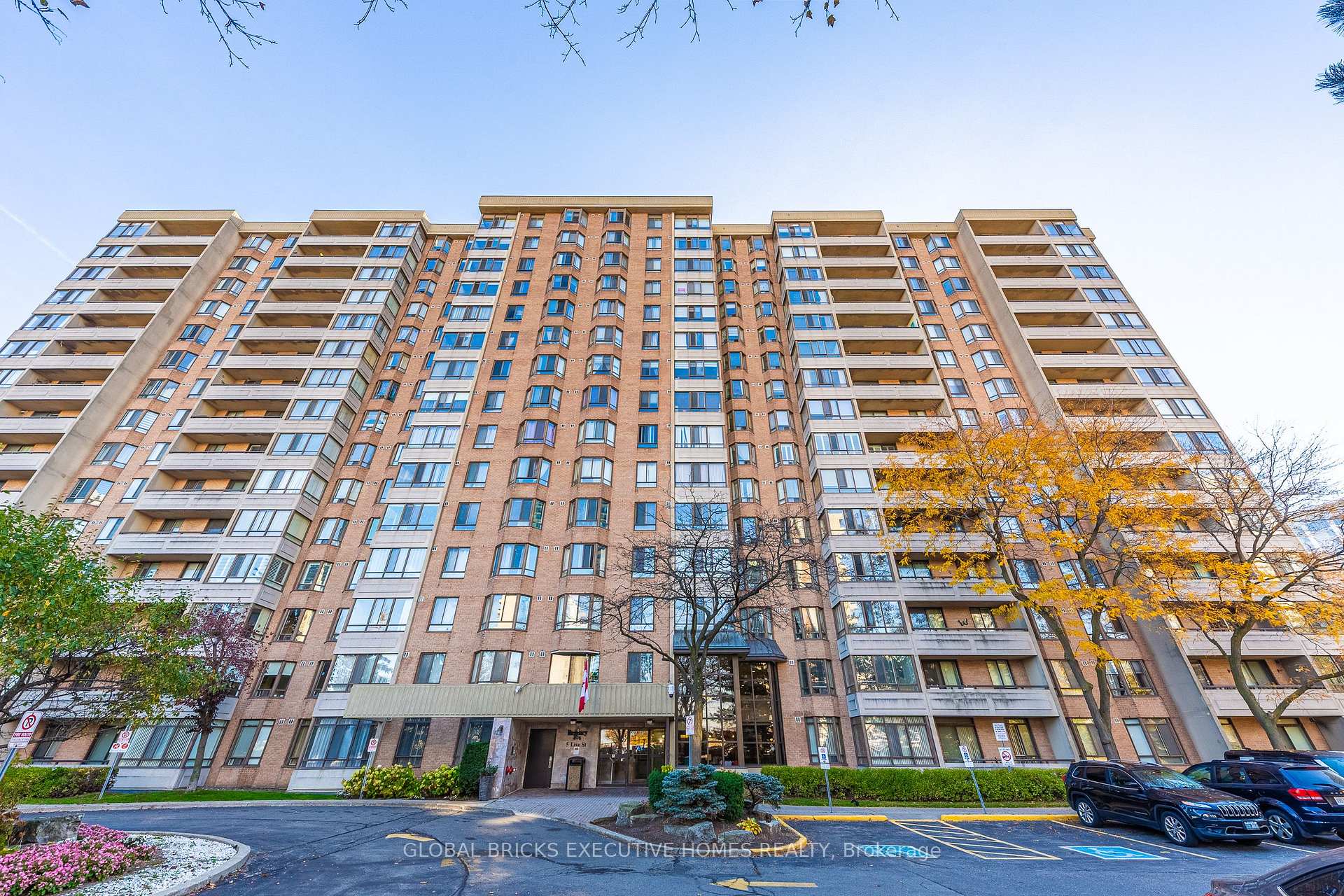 Photo 2 of Unit 1404, 5 Lisa Street, Brampton, Queen Street Corridor — HOMEH