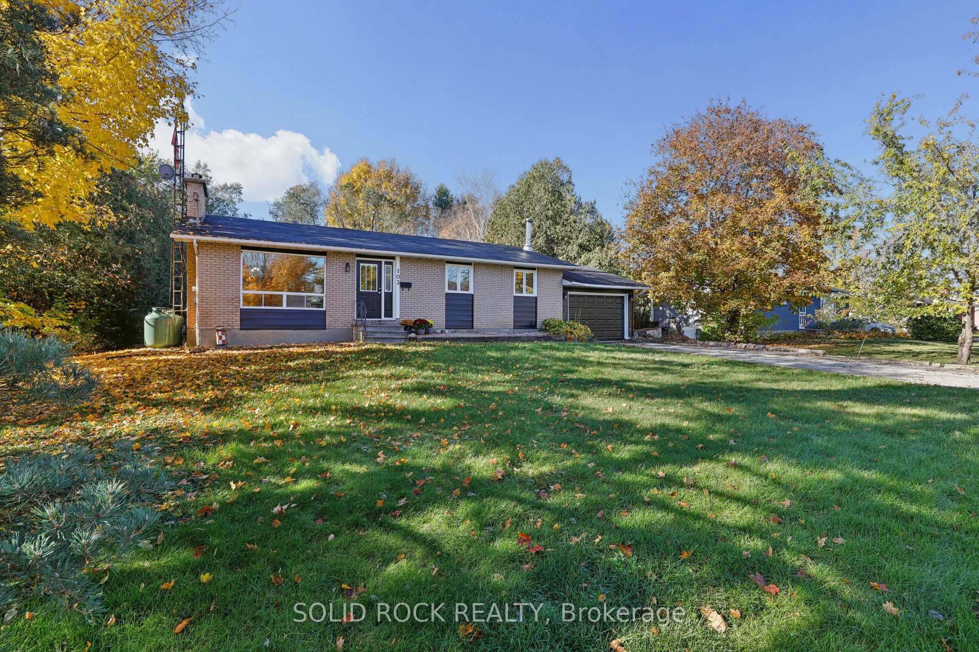 Photo 2 of 103 Rostad Avenue, Ottawa, Fitzroy Ward (South East) — HOMEH