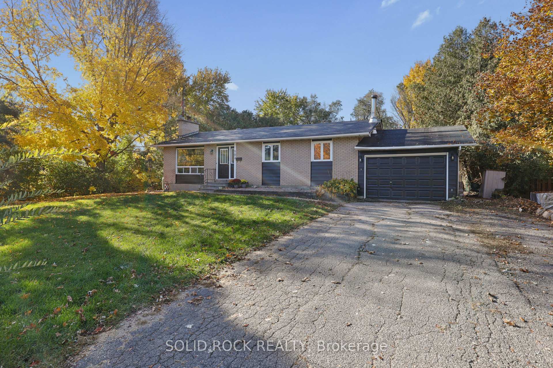 Photo 3 of 103 Rostad Avenue, Ottawa, Fitzroy Ward (South East) — HOMEH