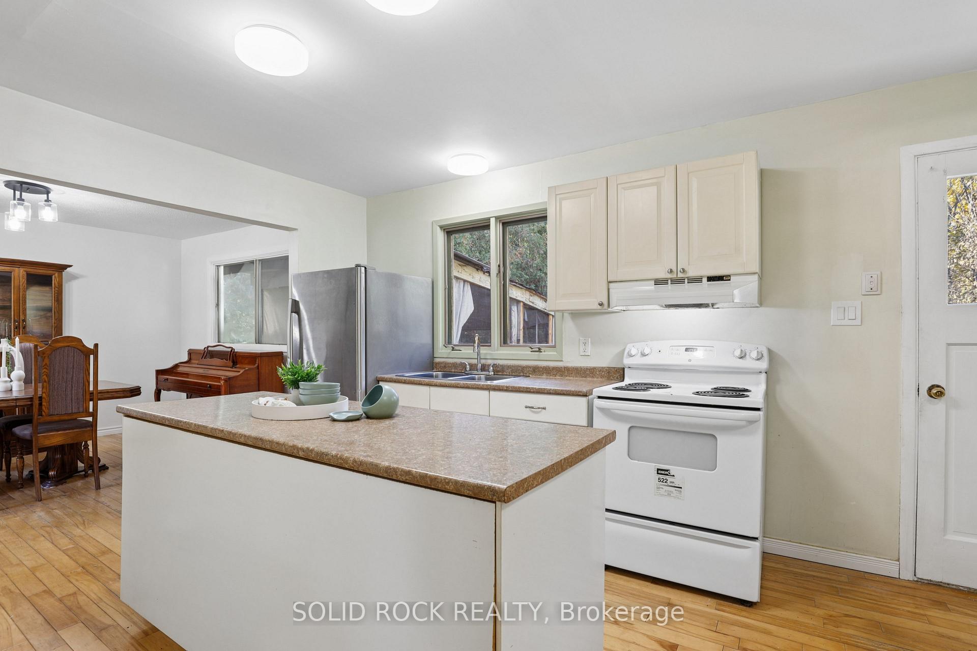 Photo 14 of 103 Rostad Avenue, Ottawa, Fitzroy Ward (South East) — HOMEH