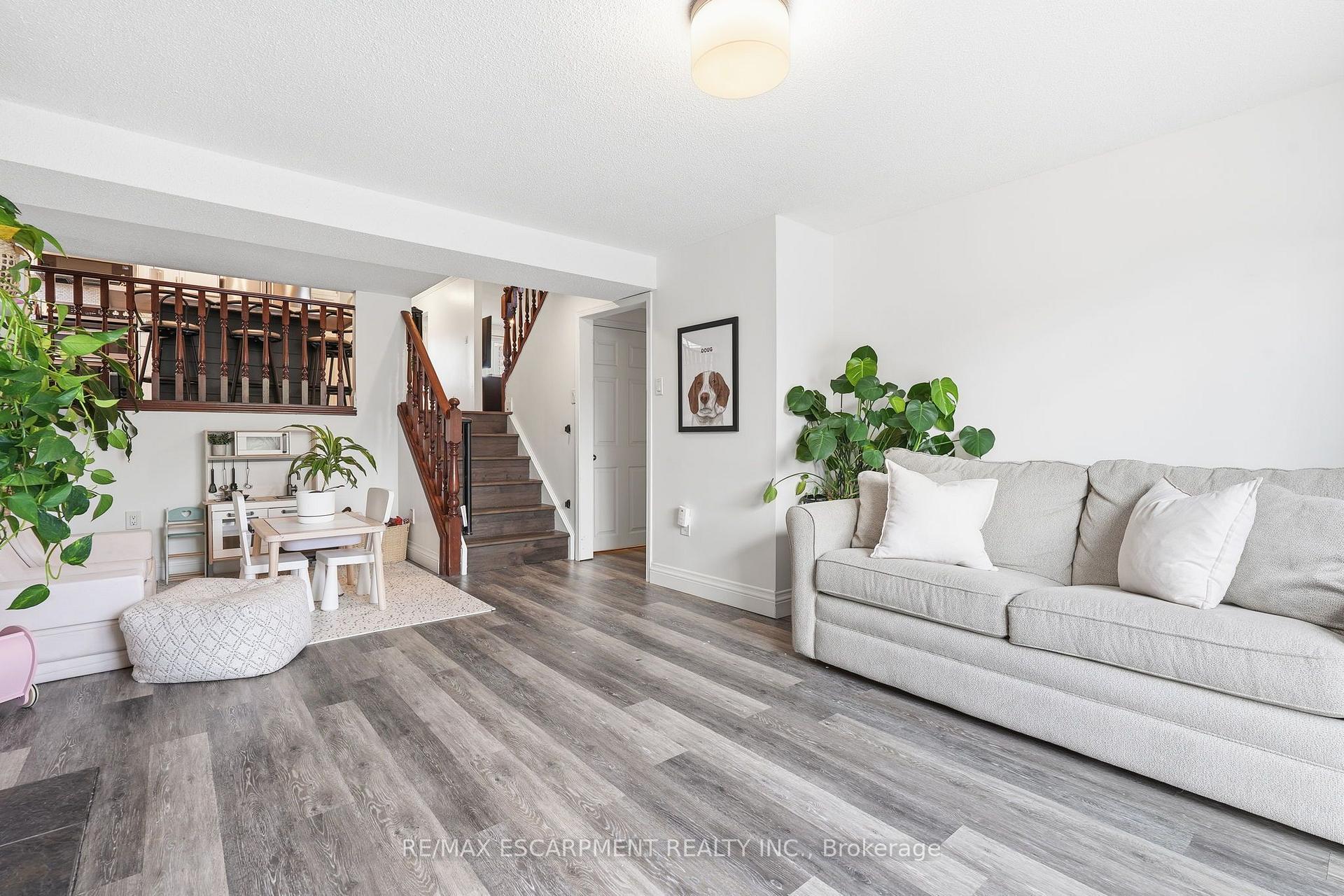 Photo 17 of 60 Glenayr Street, Hamilton, Gilkson — HOMEH