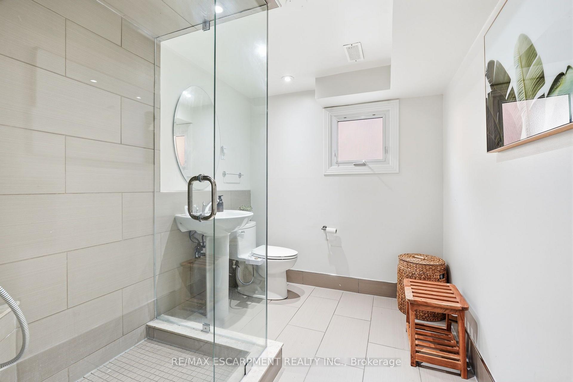 Photo 22 of 60 Glenayr Street, Hamilton, Gilkson — HOMEH