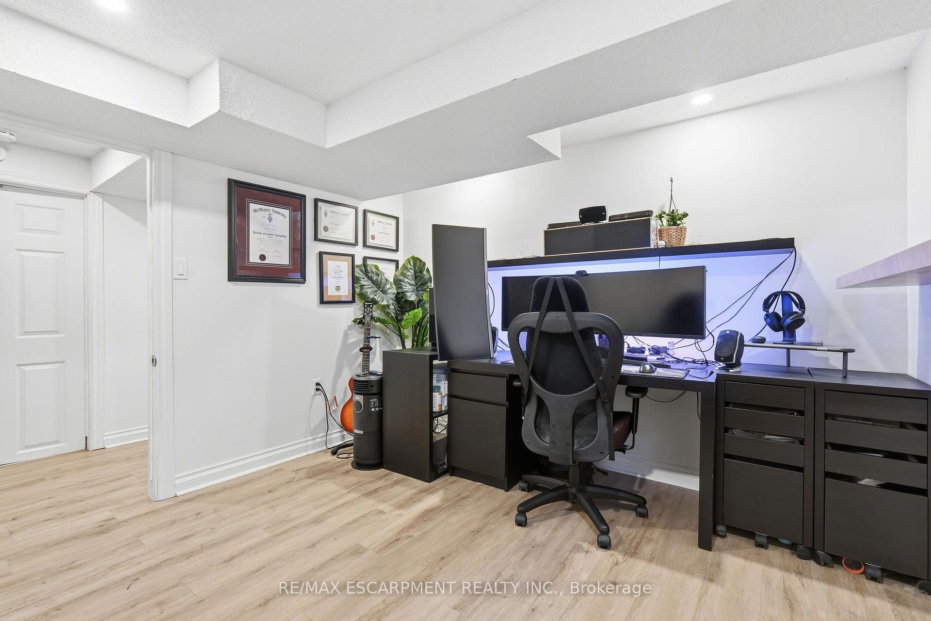 Photo 27 of 60 Glenayr Street, Hamilton, Gilkson — HOMEH