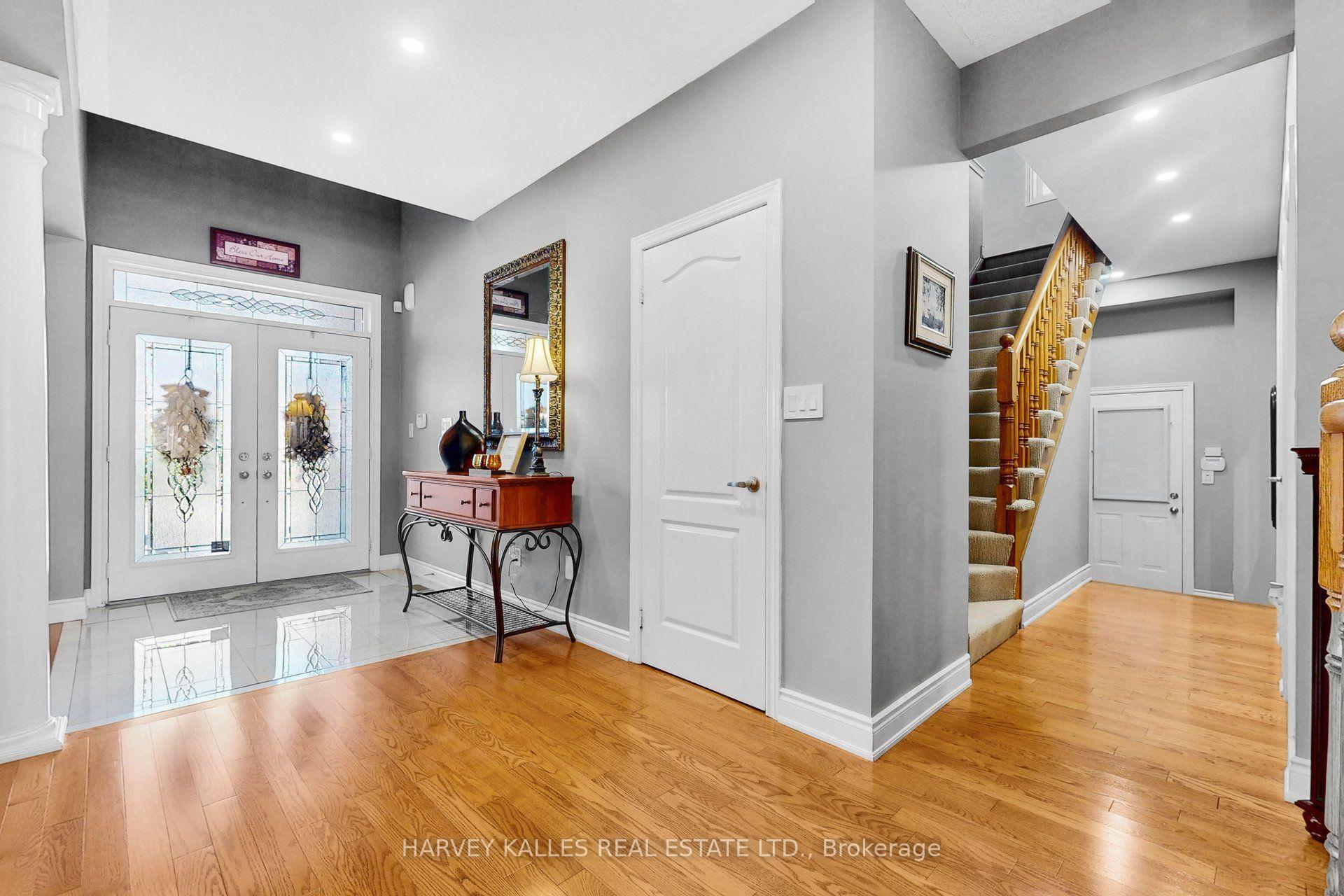 Photo 2 of 10 Concorde Drive, Brampton, Vales of Castlemore North — HOMEH