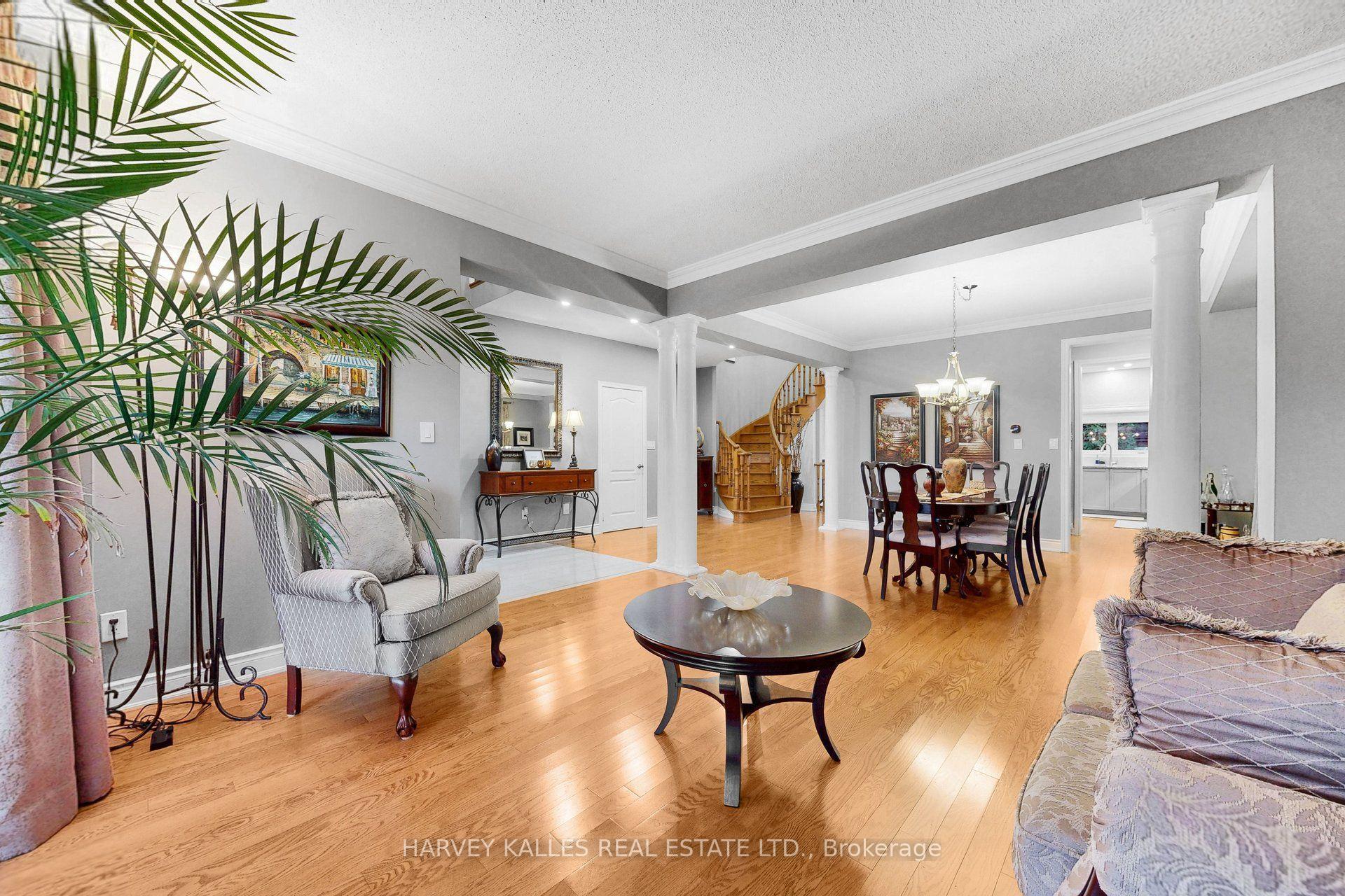 Photo 6 of 10 Concorde Drive, Brampton, Vales of Castlemore North — HOMEH