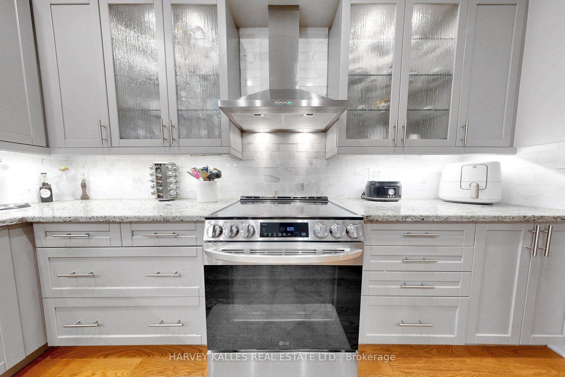 Photo 8 of 10 Concorde Drive, Brampton, Vales of Castlemore North — HOMEH