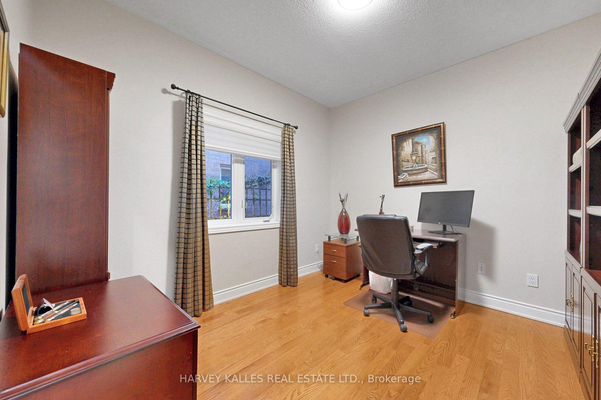 Photo 15 of 10 Concorde Drive, Brampton, Vales of Castlemore North — HOMEH