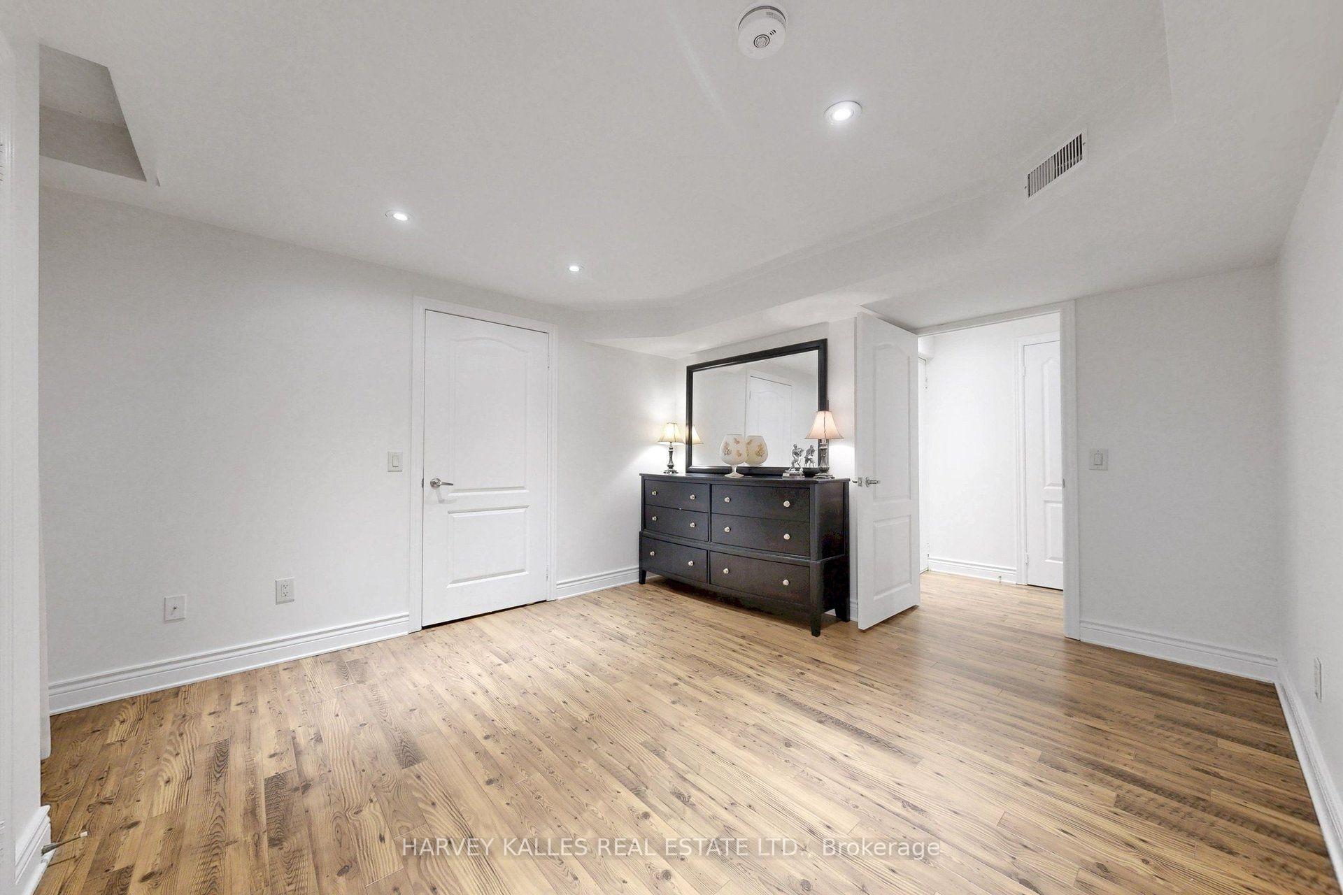Photo 35 of 10 Concorde Drive, Brampton, Vales of Castlemore North — HOMEH