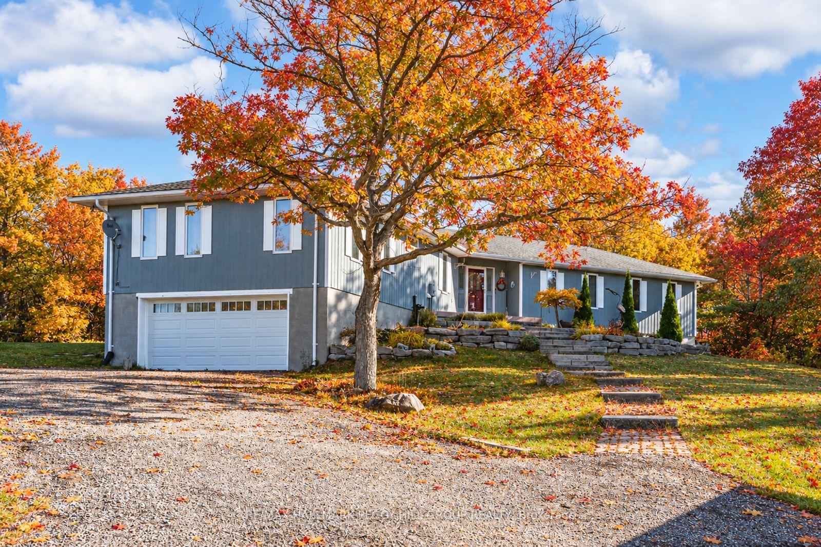 Front of 1564 Honey Harbour Road