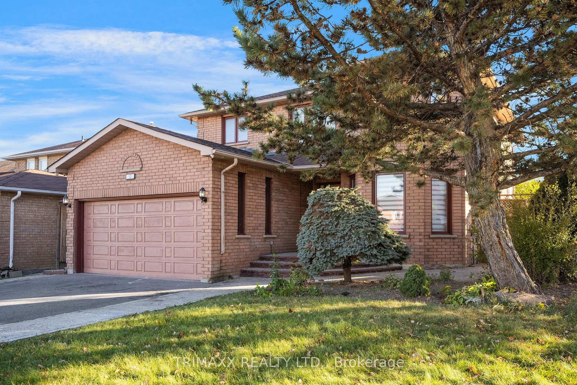 Photo 3 of 23 Oaklea Boulevard, Brampton, Fletcher's Creek South — HOMEH