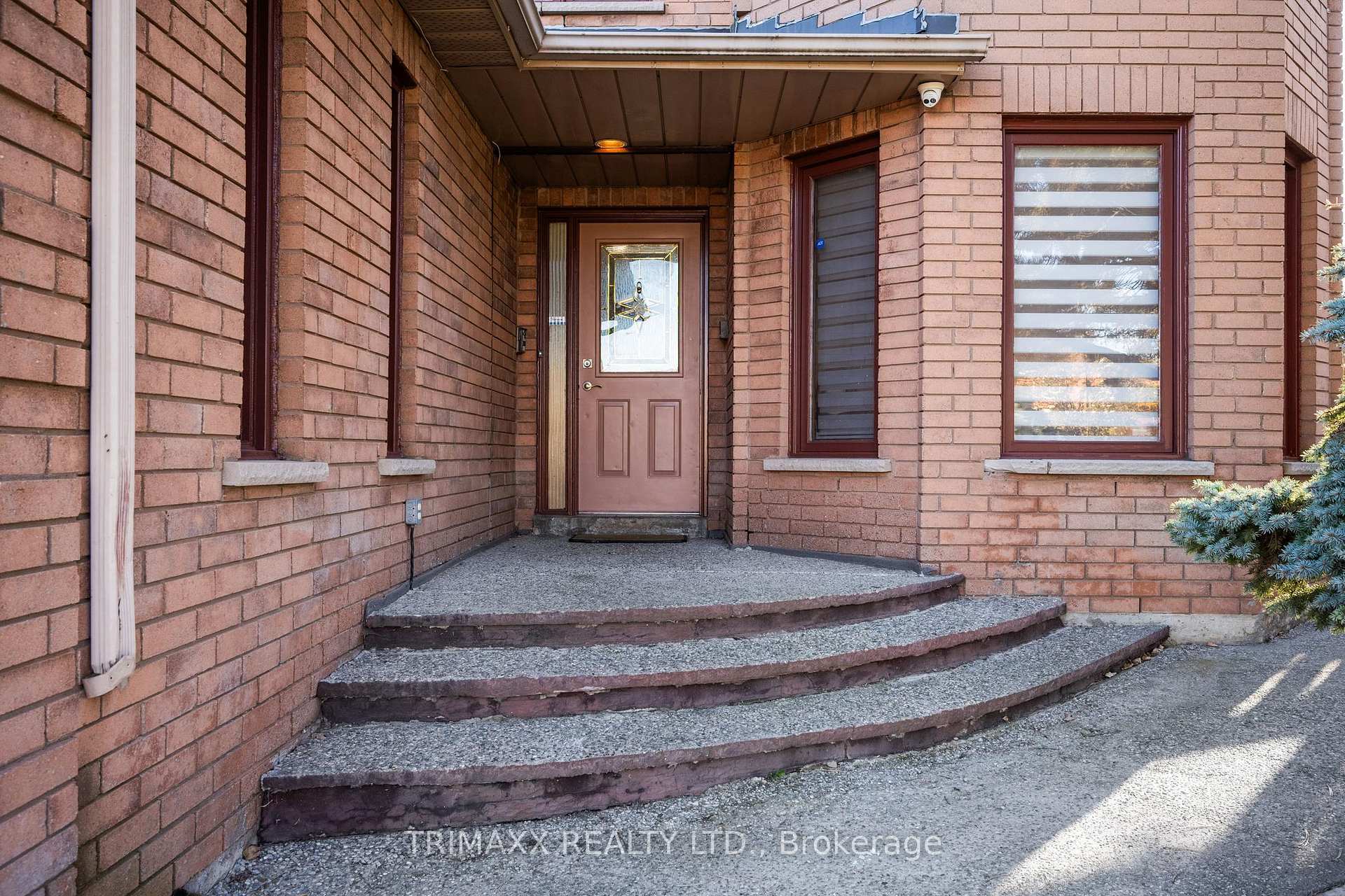 Photo 4 of 23 Oaklea Boulevard, Brampton, Fletcher's Creek South — HOMEH