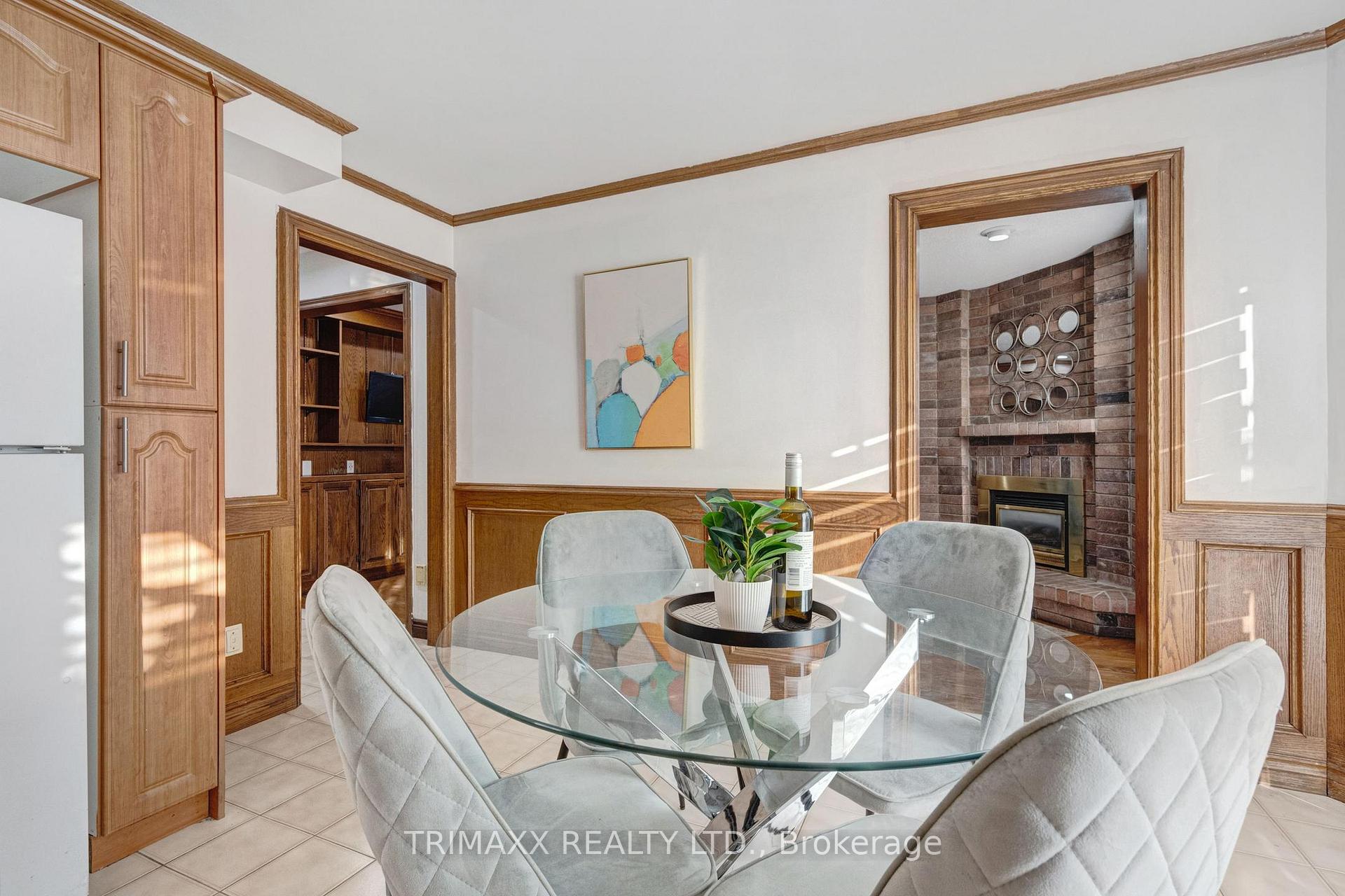 Photo 14 of 23 Oaklea Boulevard, Brampton, Fletcher's Creek South — HOMEH