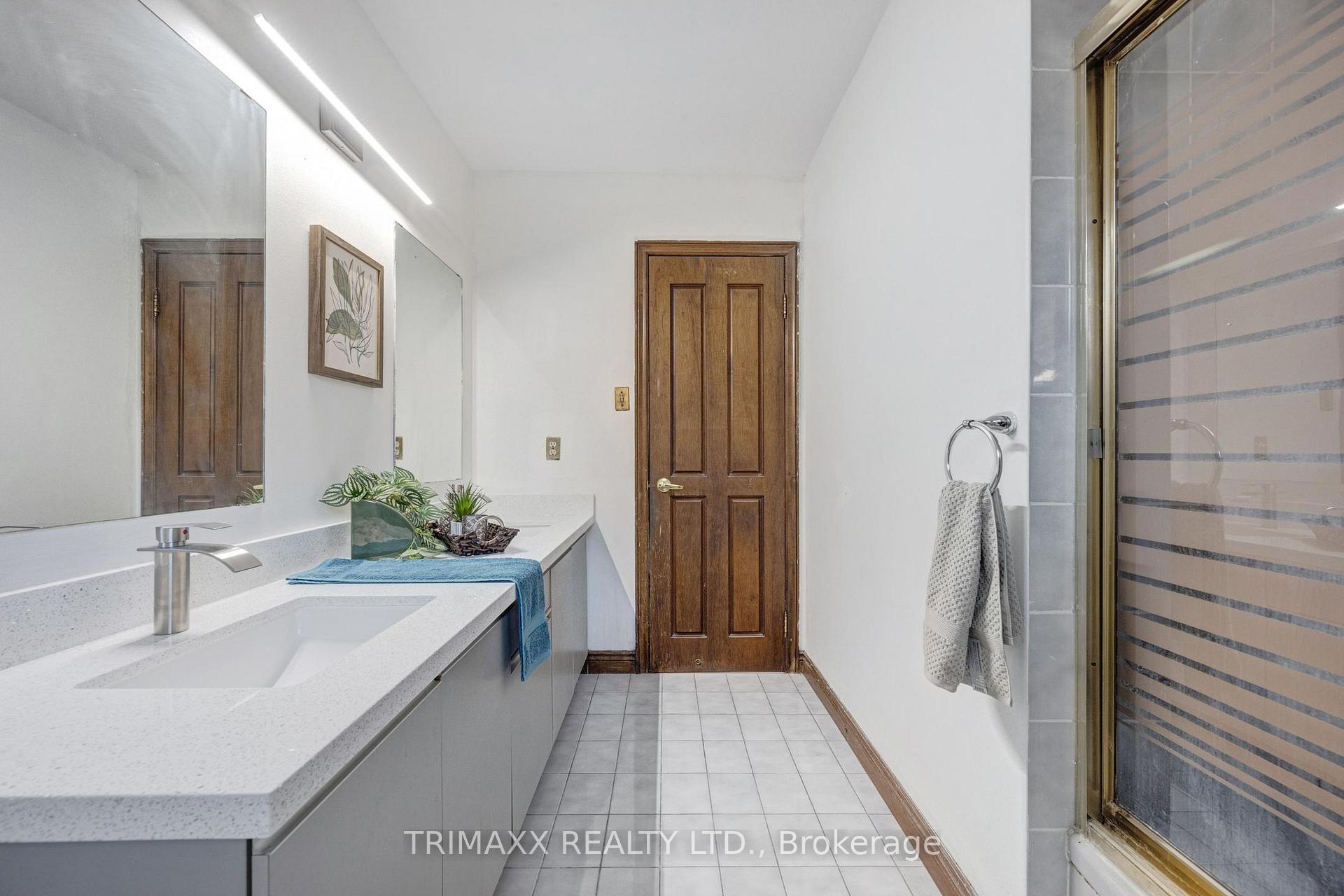 Photo 31 of 23 Oaklea Boulevard, Brampton, Fletcher's Creek South — HOMEH
