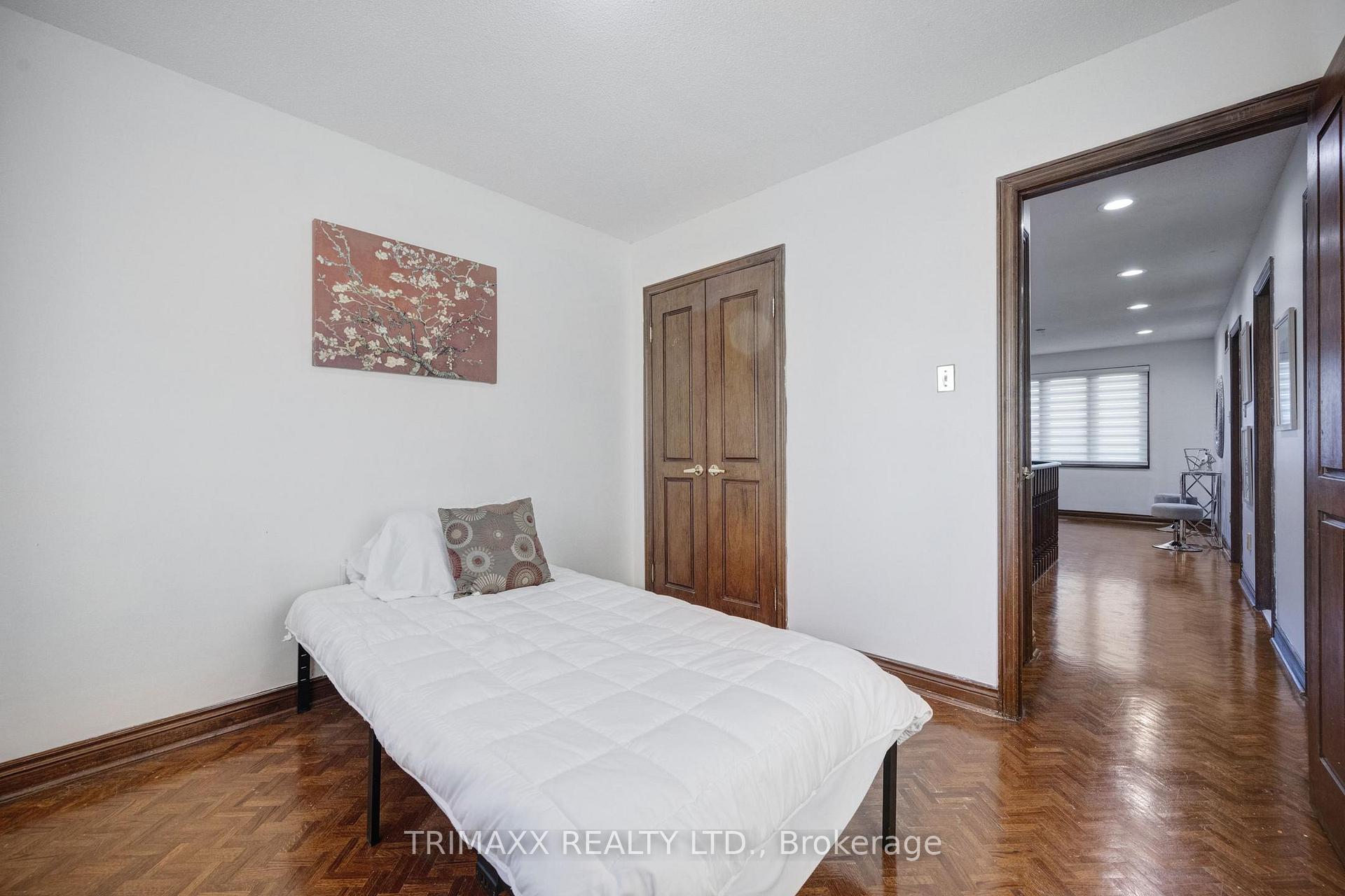 Photo 34 of 23 Oaklea Boulevard, Brampton, Fletcher's Creek South — HOMEH