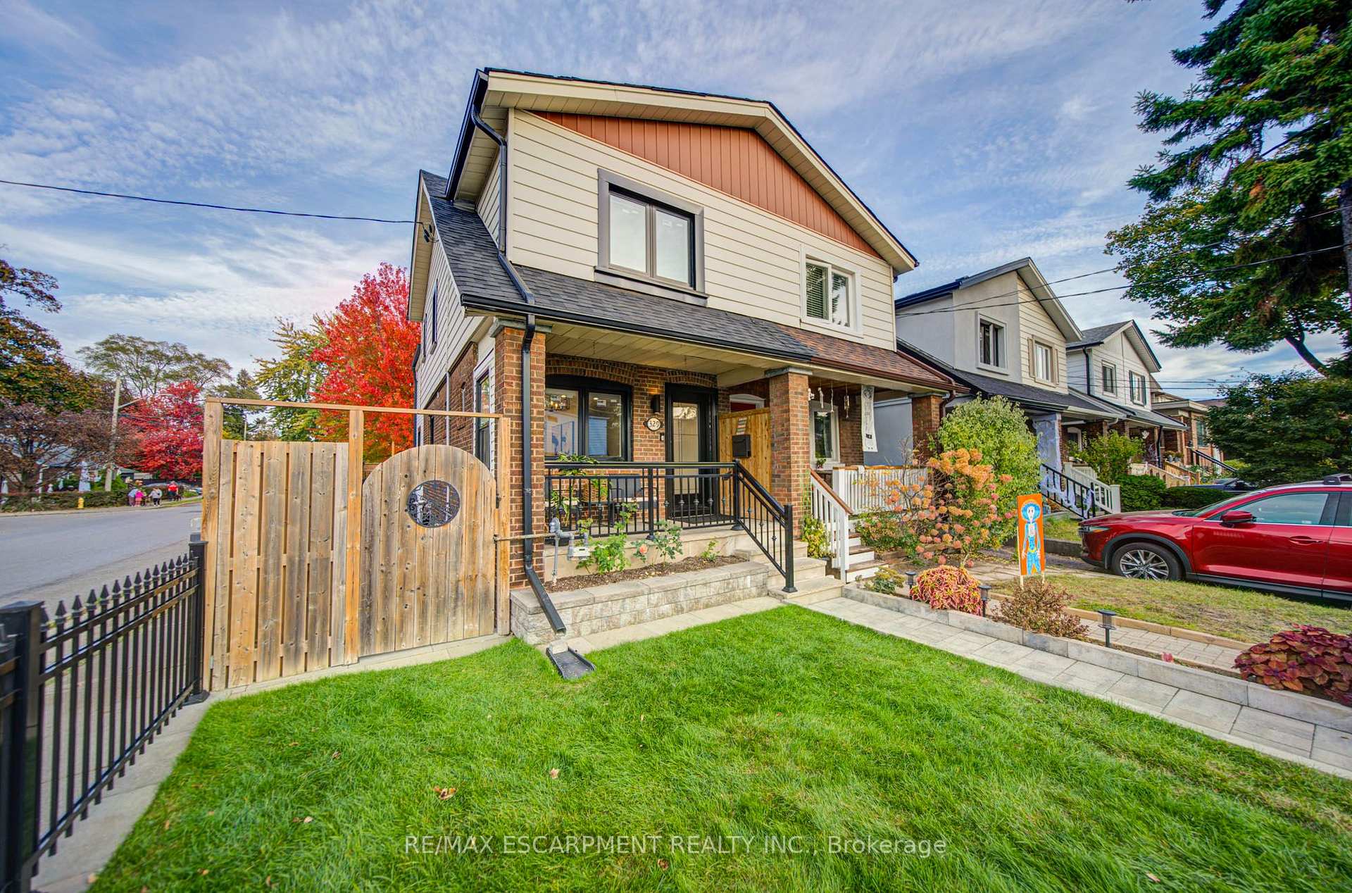 Photo 3 of 329 Monarch Park Avenue, Toronto, Danforth Village-East York — HOMEH