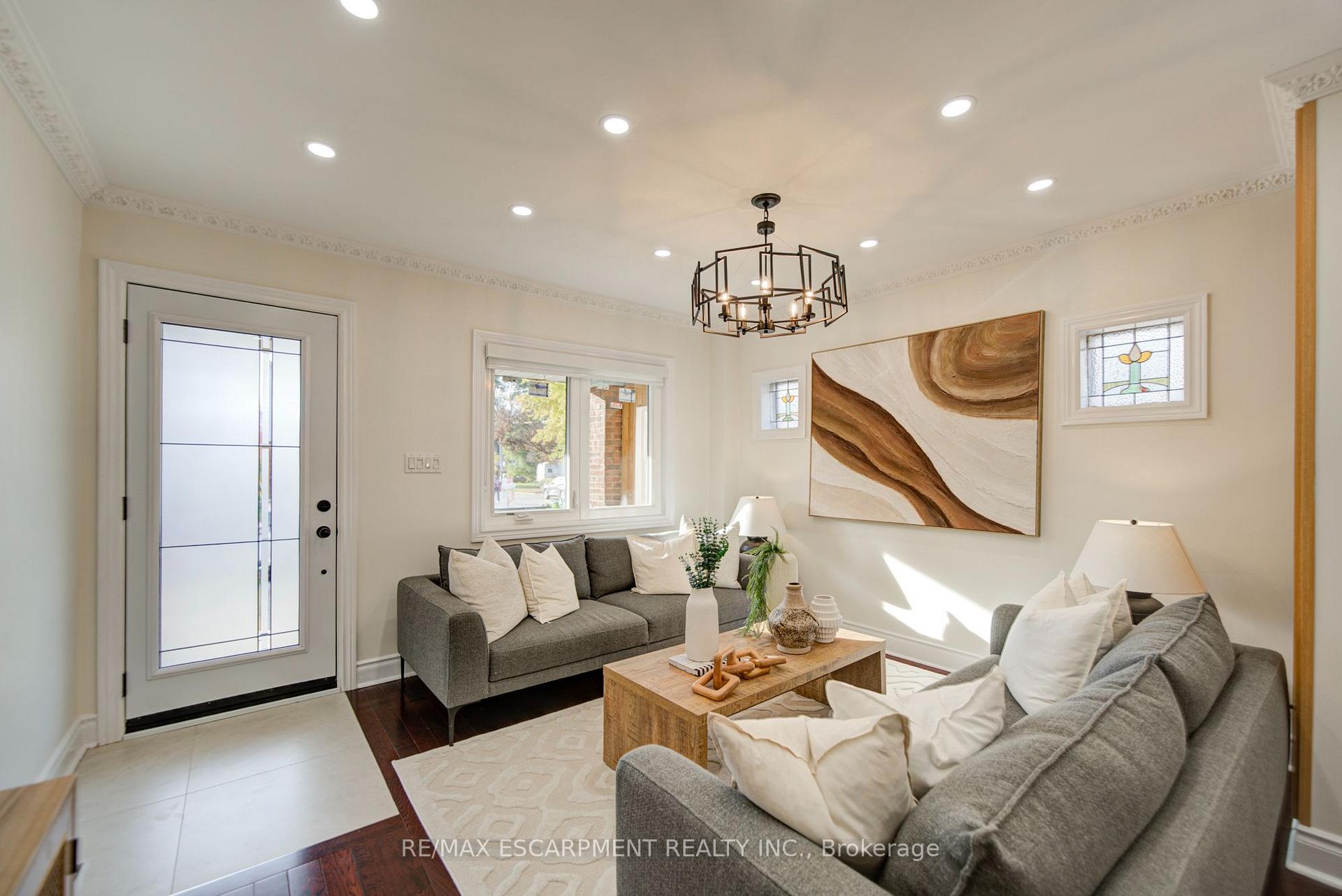 Photo 7 of 329 Monarch Park Avenue, Toronto, Danforth Village-East York — HOMEH