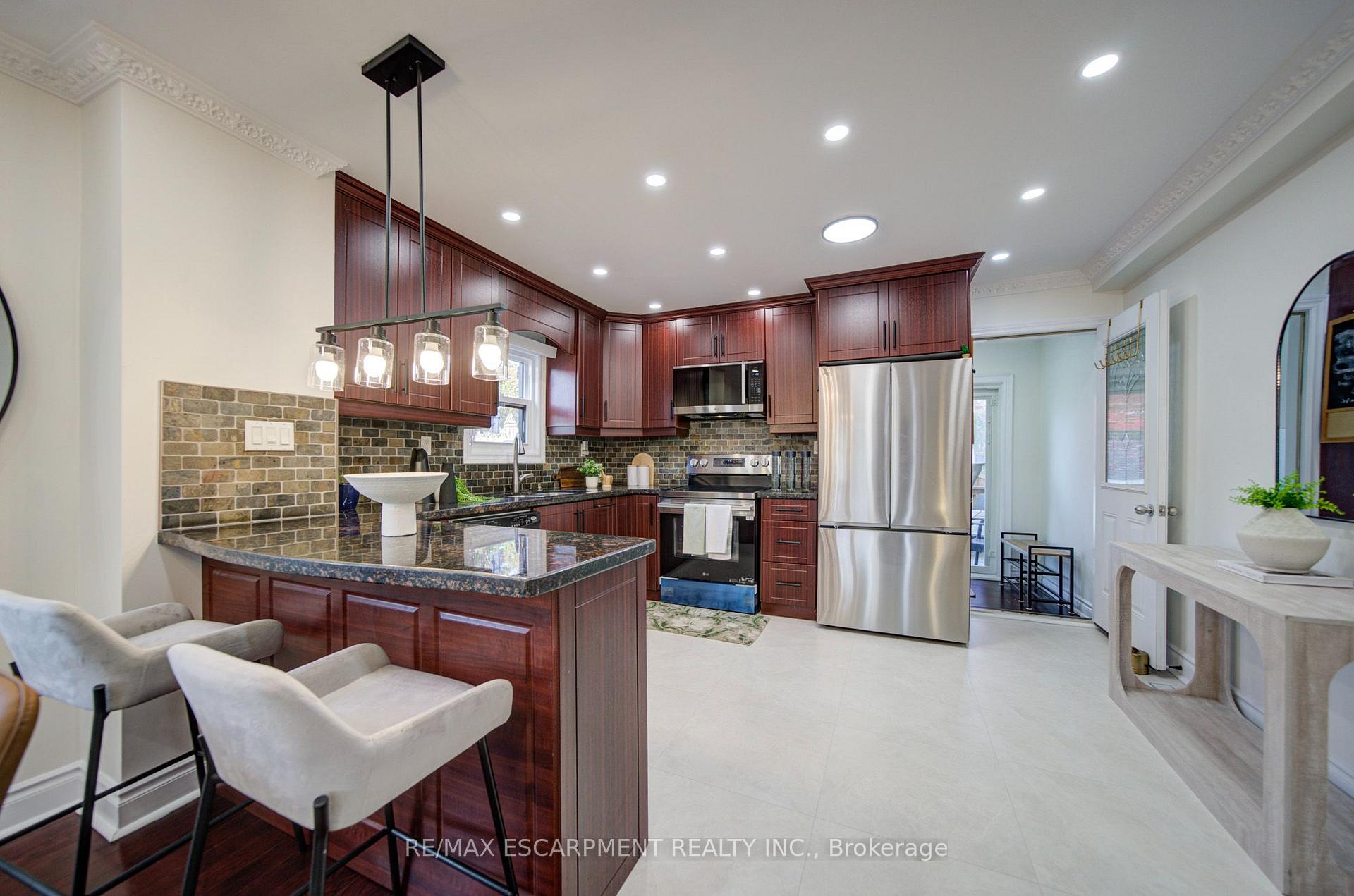 Photo 15 of 329 Monarch Park Avenue, Toronto, Danforth Village-East York — HOMEH