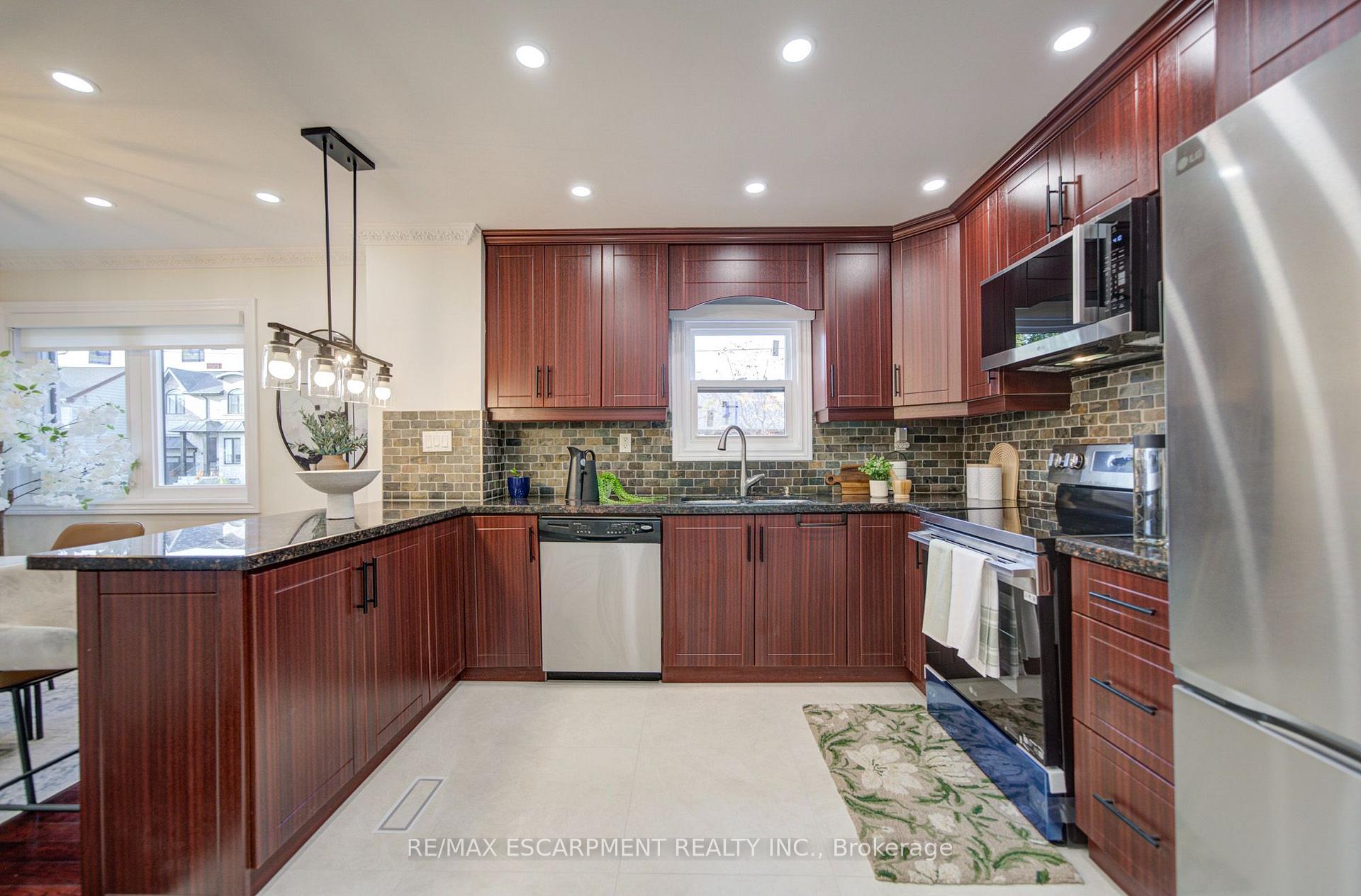Photo 18 of 329 Monarch Park Avenue, Toronto, Danforth Village-East York — HOMEH