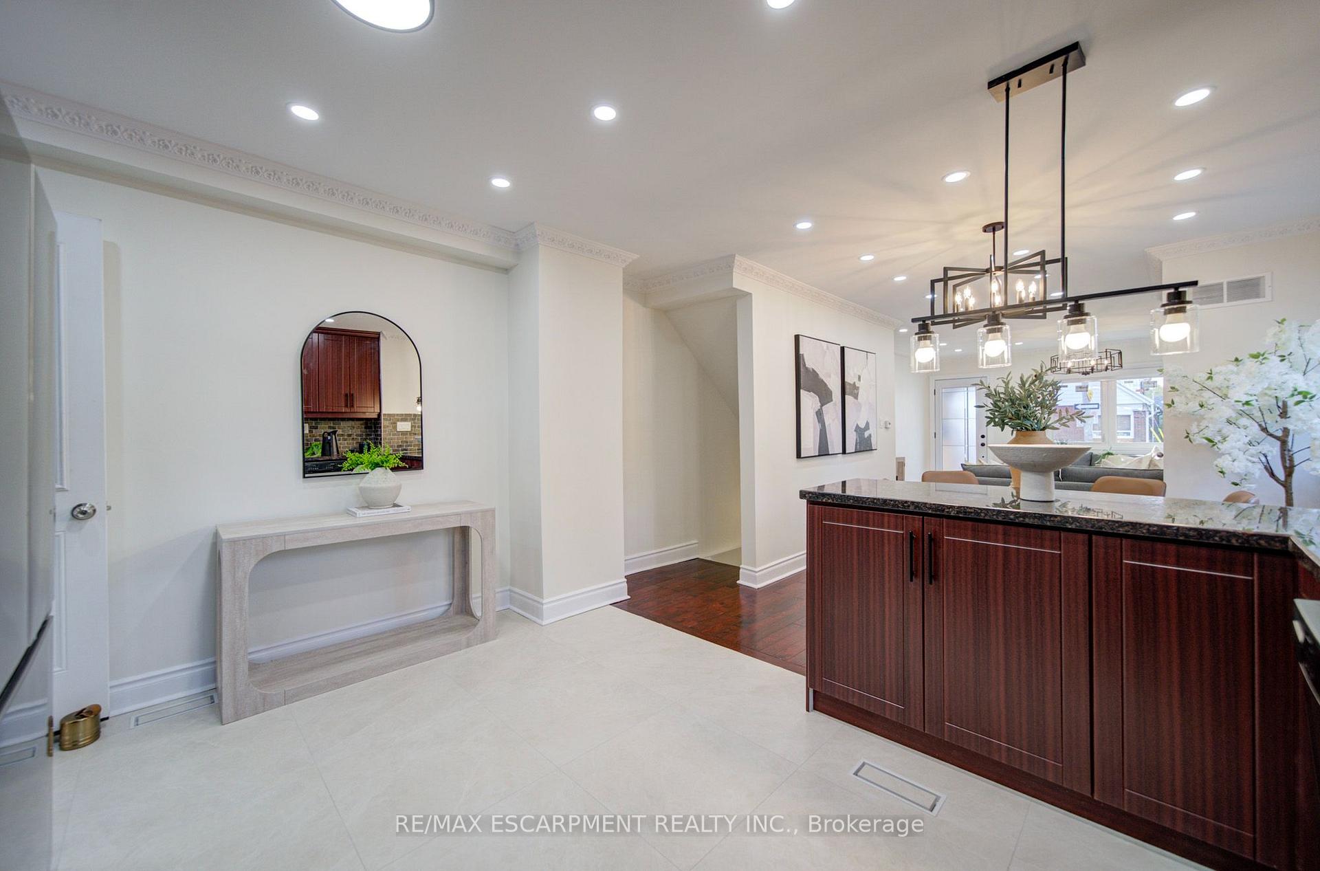 Photo 20 of 329 Monarch Park Avenue, Toronto, Danforth Village-East York — HOMEH