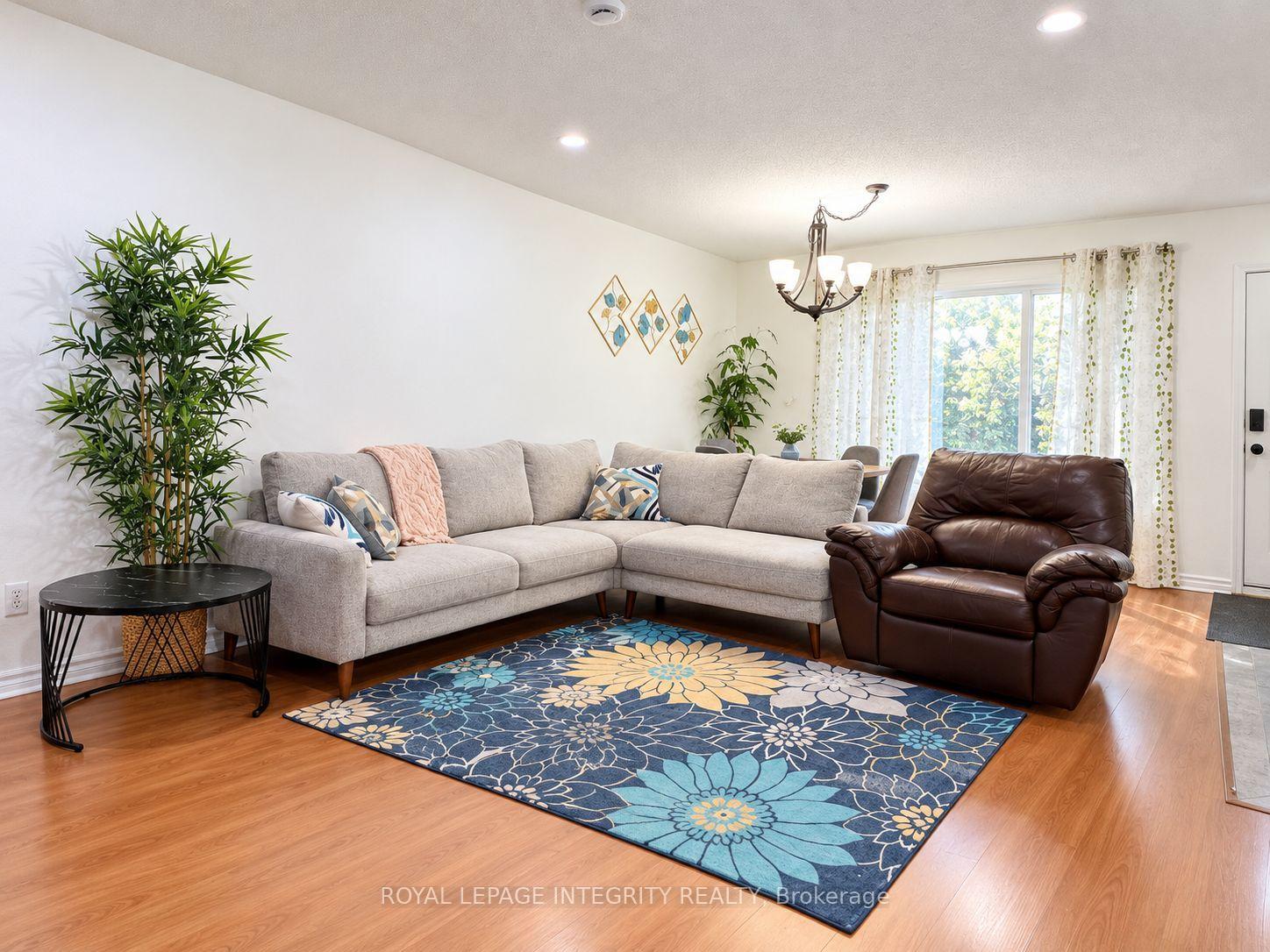 Photo 5 of Unit Upper Unit, 58 Binscarth Crescent, Ottawa, Kanata - Glencairn/Hazeldean — HOMEH