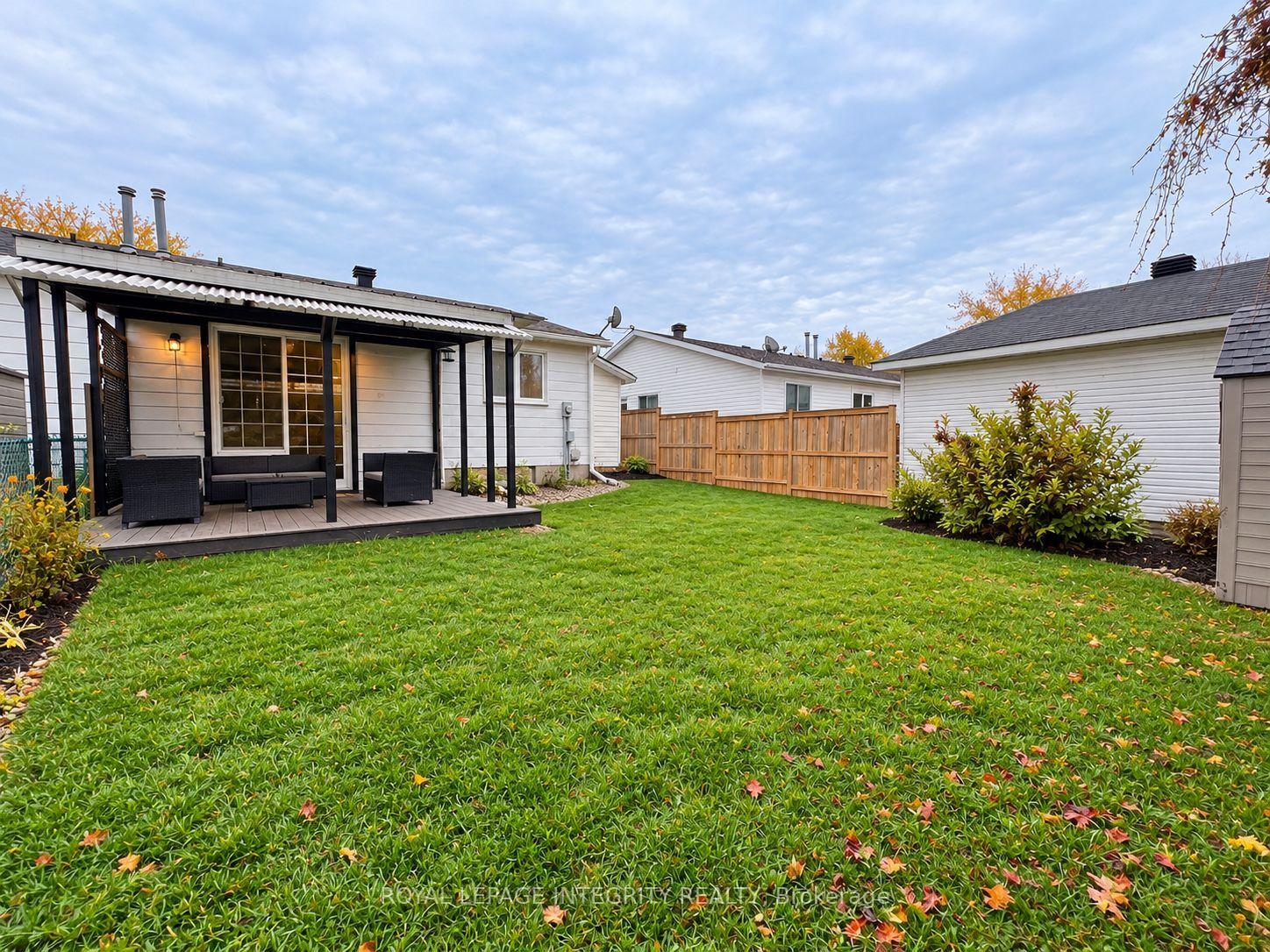 Photo 15 of Unit Upper Unit, 58 Binscarth Crescent, Ottawa, Kanata - Glencairn/Hazeldean — HOMEH