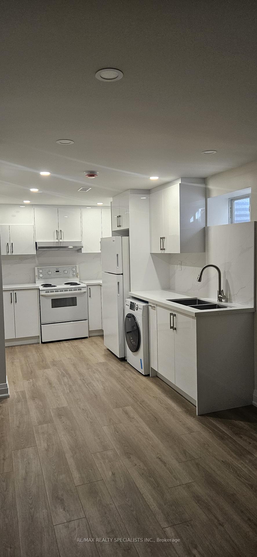 Photo of Unit Basement, 6419 Chaumont Crescent