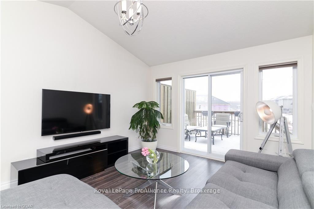 Photo 13 of 31 Chinook Street, Belleville, Belleville Ward — HOMEH
