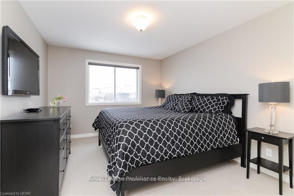 Photo 17 of 31 Chinook Street, Belleville, Belleville Ward — HOMEH