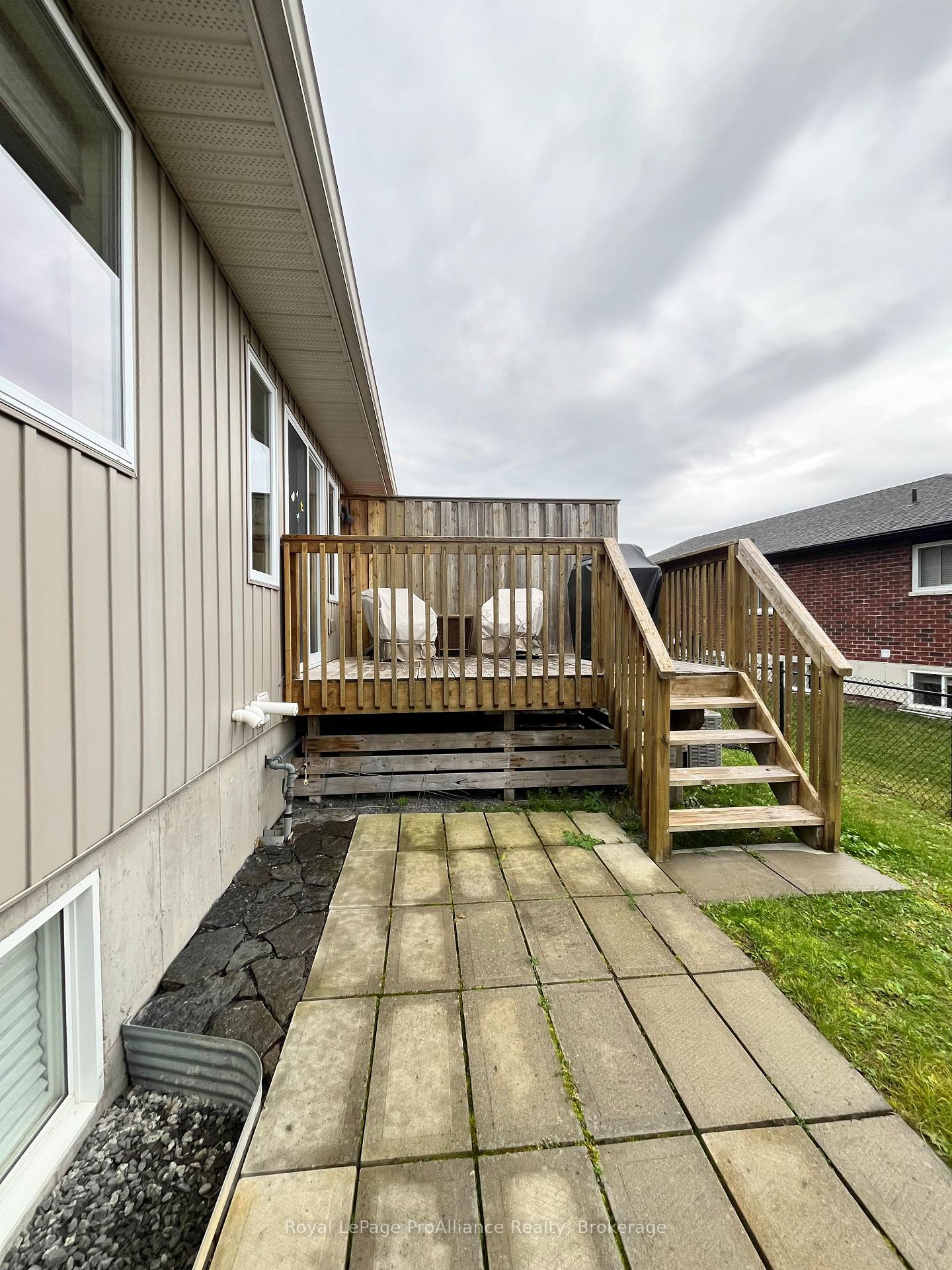 Photo 24 of 31 Chinook Street, Belleville, Belleville Ward — HOMEH