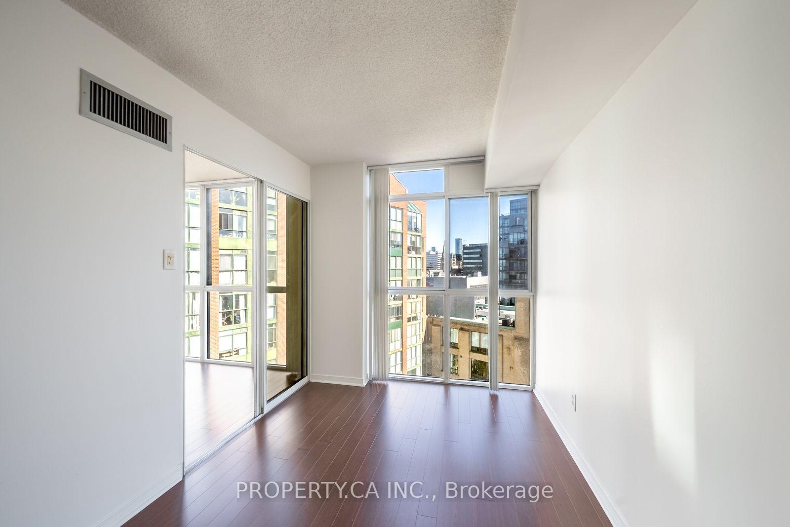 Photo 4 of Unit 1004, 801 King Street W, Toronto, Niagara — HOMEH