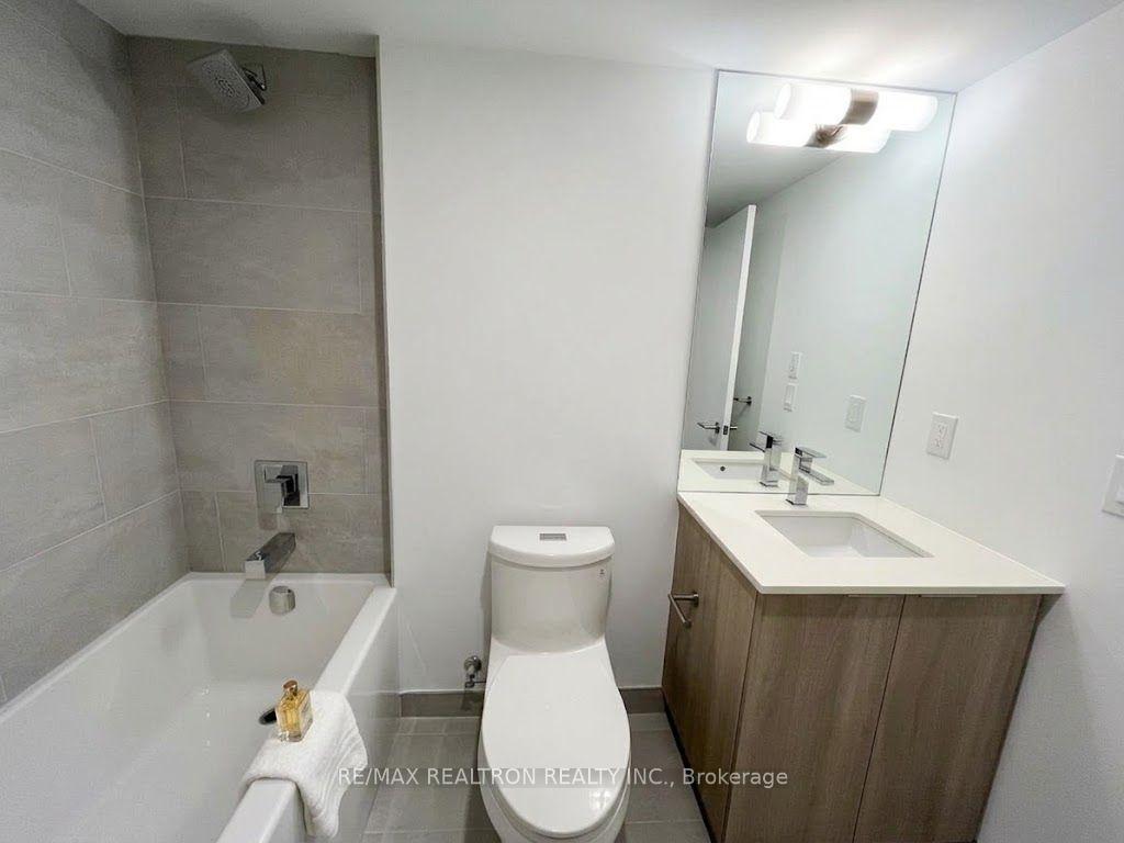 Photo 5 of Unit 2006, 47 Mutual Street, Toronto, Church-Yonge Corridor — HOMEH