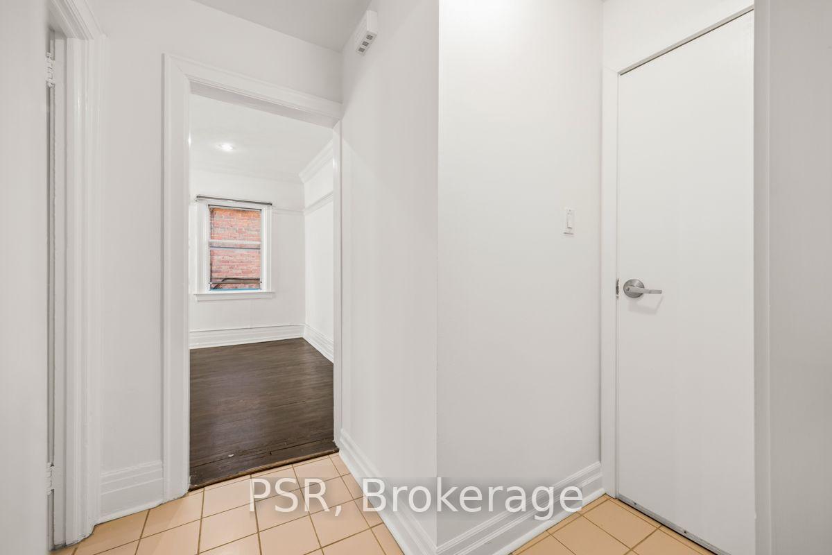 Photo 4 of Unit 2B, 483 Parkside Drive, Toronto, High Park-Swansea — HOMEH
