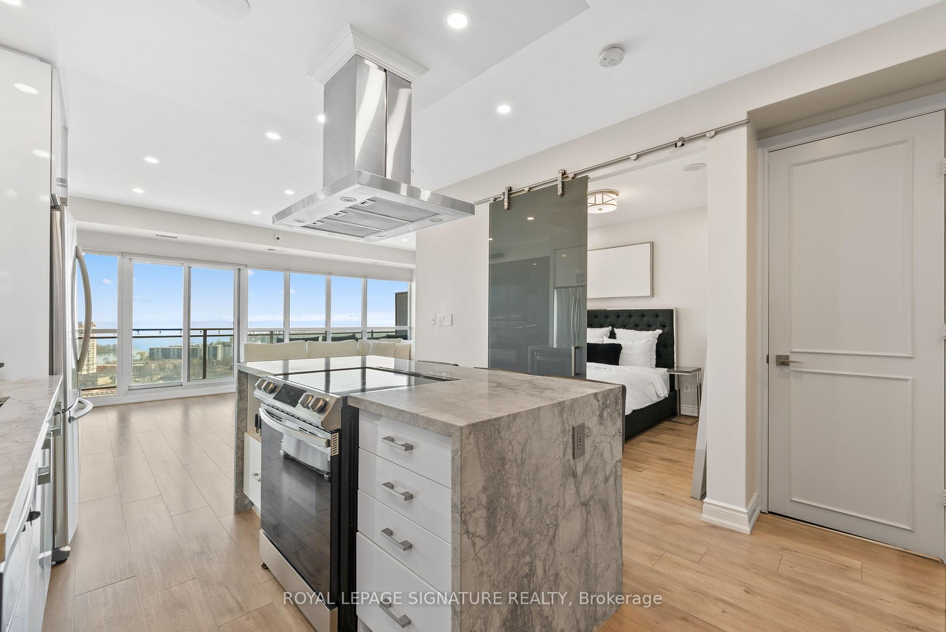 Photo 6 of Unit 2128, 165 Legion Rd N, Etobicoke, Mimico — HOMEH