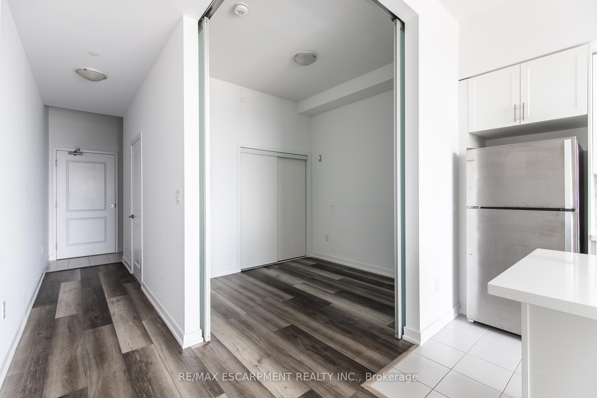 Photo 3 of Unit 416, 450 Dundas Street E, Hamilton, Waterdown — HOMEH