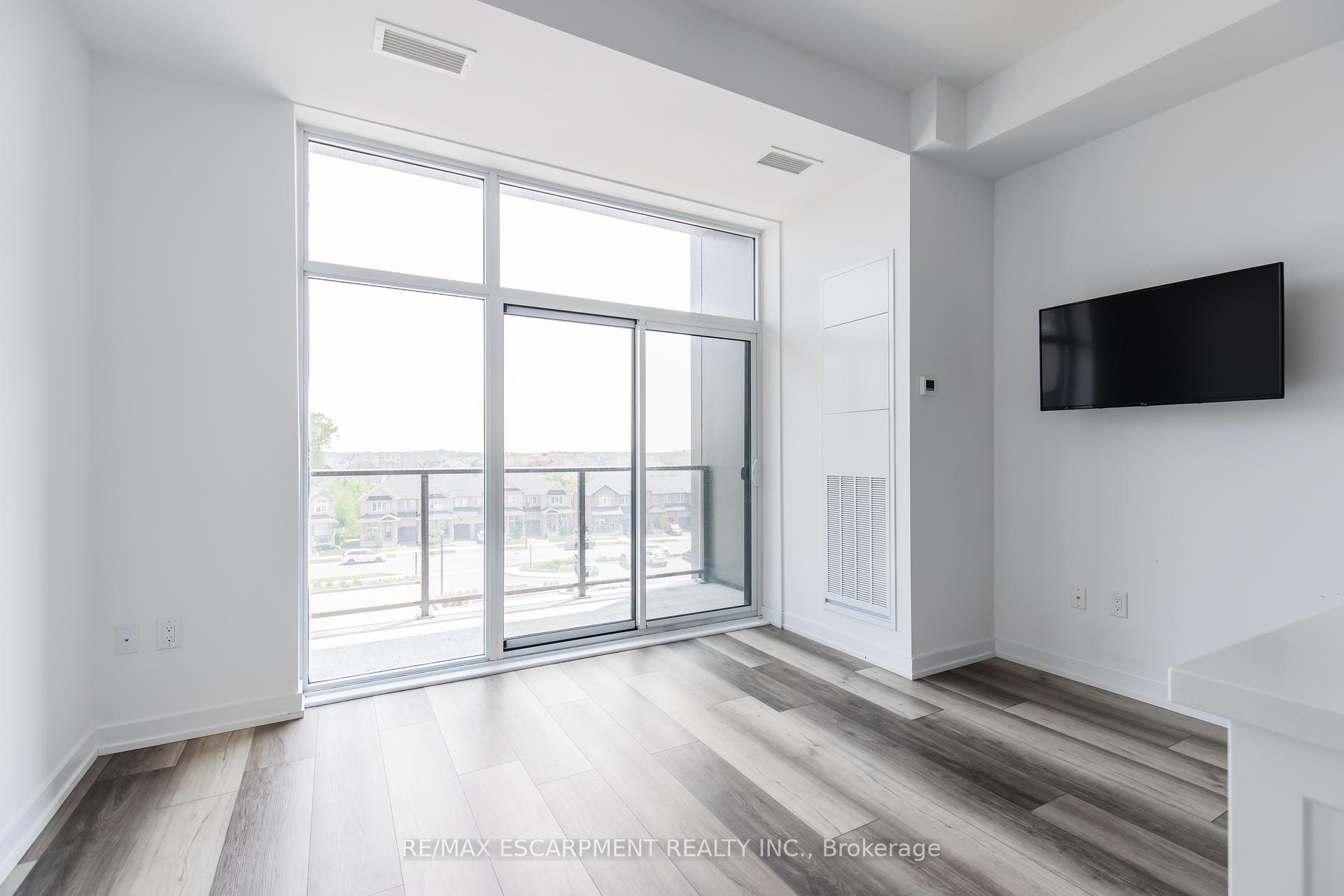 Photo 19 of Unit 416, 450 Dundas Street E, Hamilton, Waterdown — HOMEH