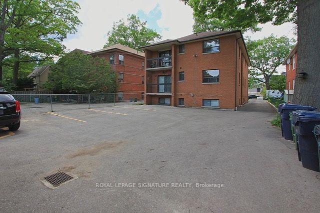 Photo 3 of Unit 3, 31 Marina Avenue, Etobicoke, Long Branch — HOMEH