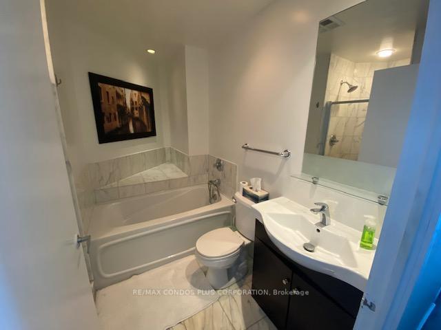 Photo 12 of Unit 2408, 218 Queens Quay W, Toronto, Waterfront Communities — HOMEH
