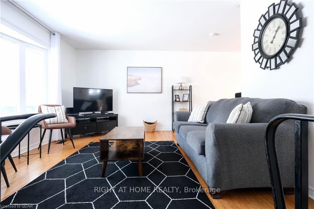 Photo 3 of 12 Westmount Drive, Belleville, Belleville Ward — HOMEH