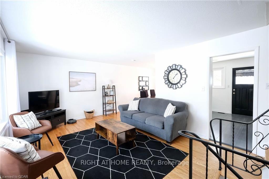 Photo 4 of 12 Westmount Drive, Belleville, Belleville Ward — HOMEH
