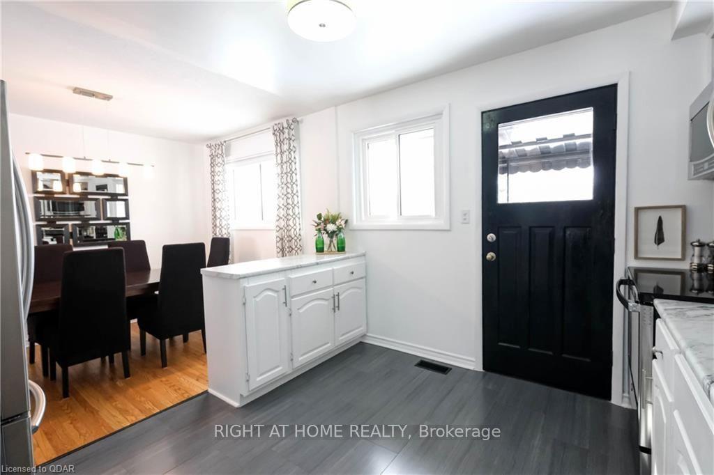 Photo 8 of 12 Westmount Drive, Belleville, Belleville Ward — HOMEH