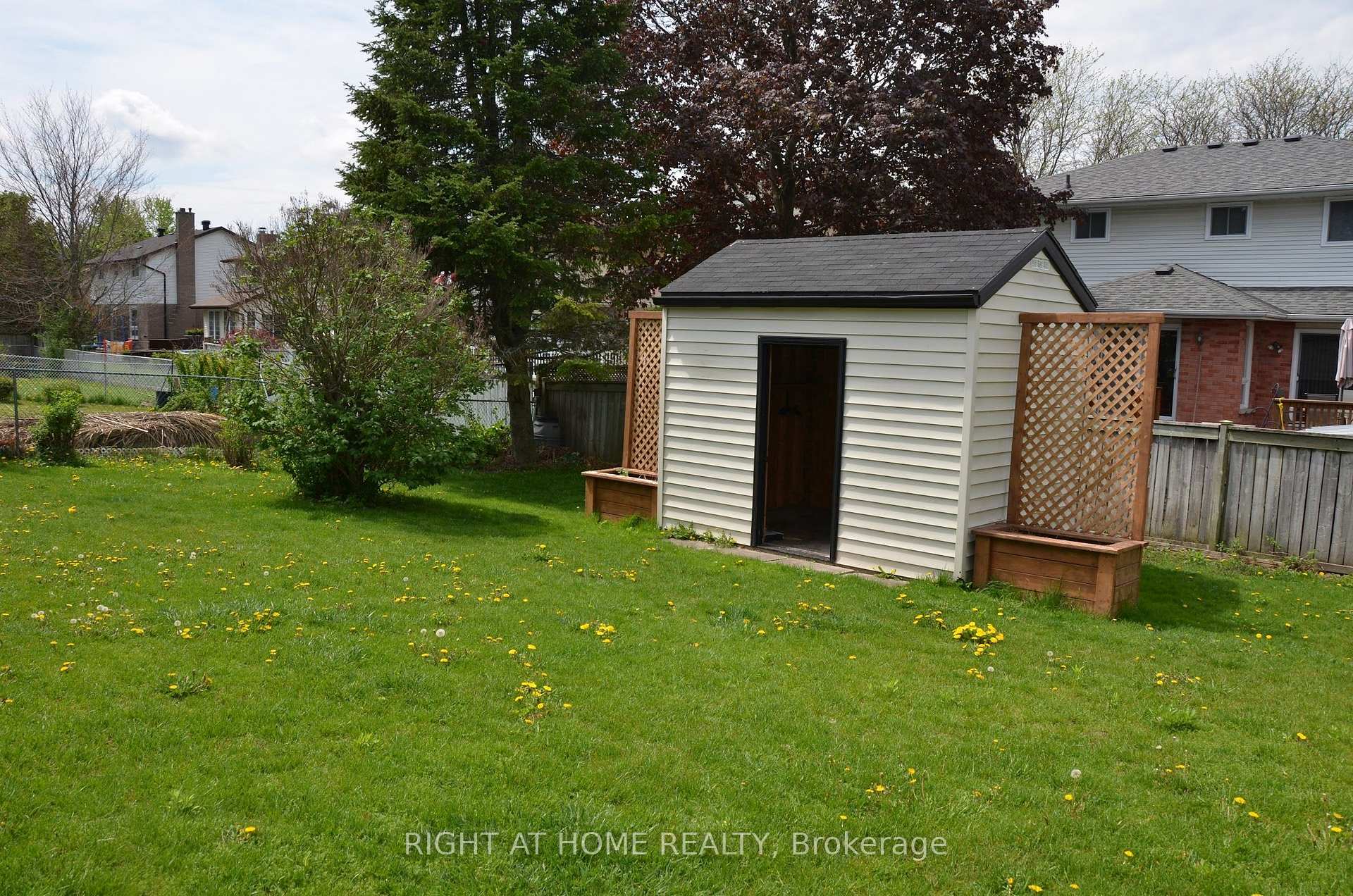 Photo 18 of 12 Westmount Drive, Belleville, Belleville Ward — HOMEH