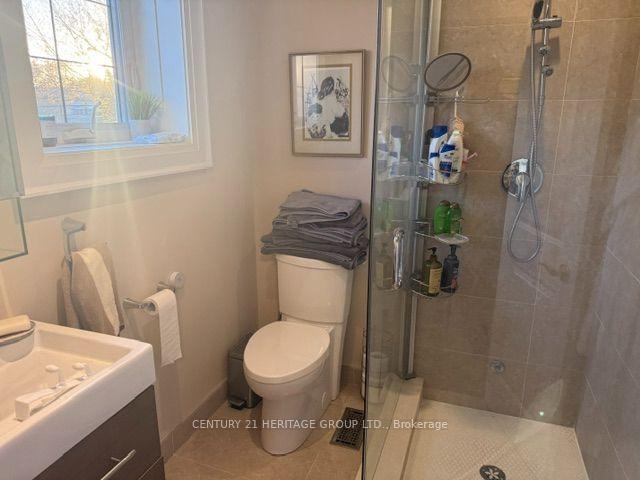 Photo 21 of 229 Maxwell Street, North York, Bathurst Manor — HOMEH