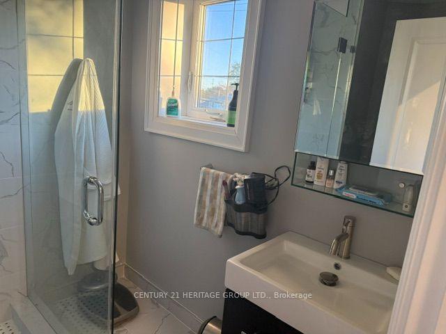 Photo 23 of 229 Maxwell Street, North York, Bathurst Manor — HOMEH