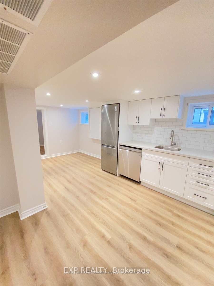 Photo 5 of Unit Lower, 27 Snider Avenue, North York, Briar Hill-Belgravia — HOMEH