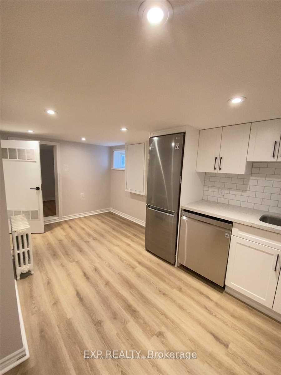Photo 6 of Unit Lower, 27 Snider Avenue, North York, Briar Hill-Belgravia — HOMEH