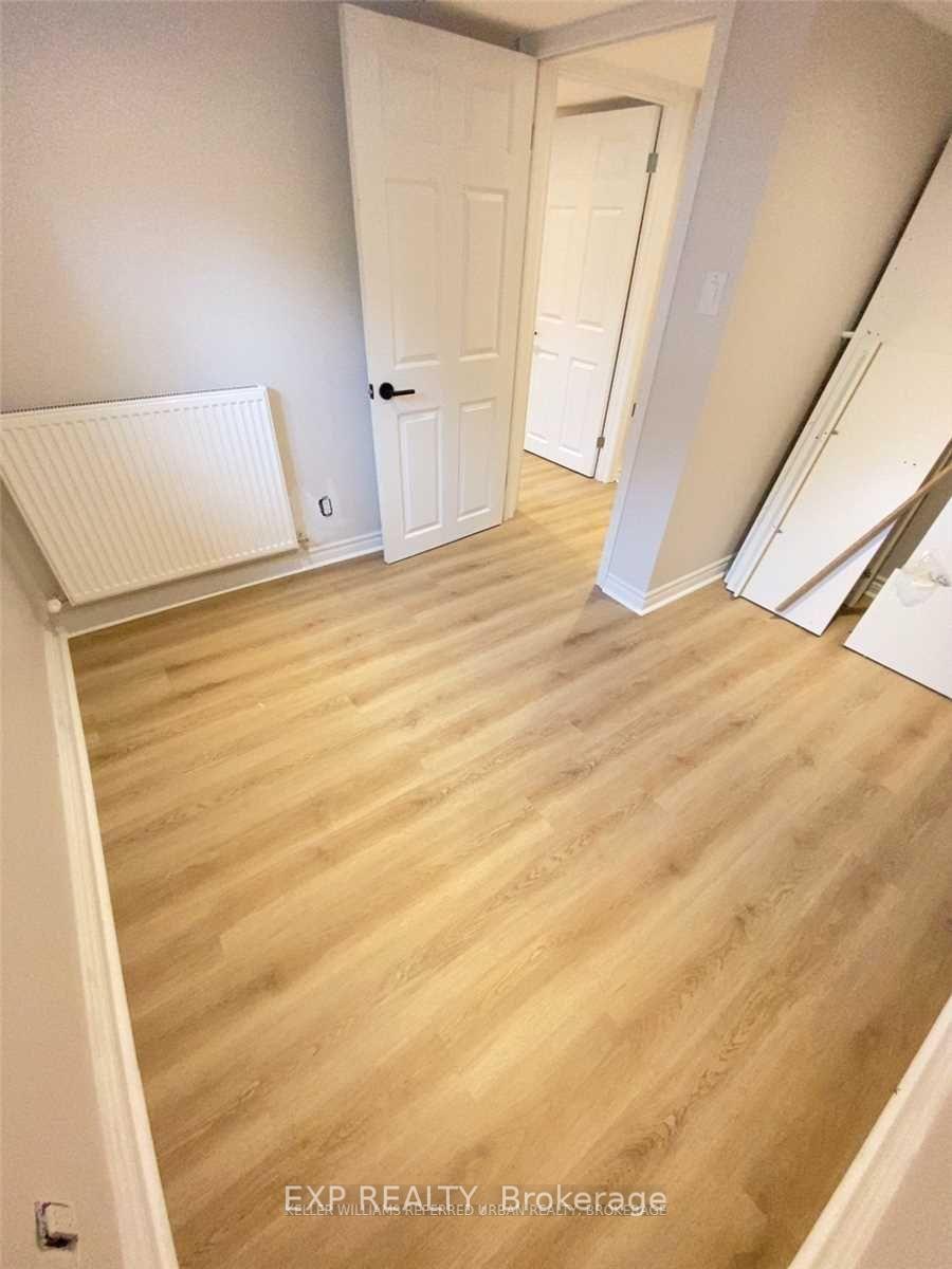 Photo 10 of Unit Lower, 27 Snider Avenue, North York, Briar Hill-Belgravia — HOMEH