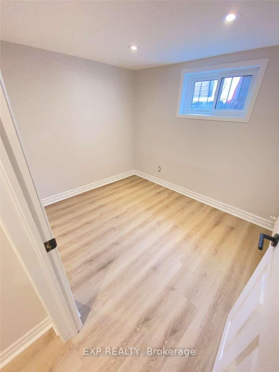 Photo 11 of Unit Lower, 27 Snider Avenue, North York, Briar Hill-Belgravia — HOMEH