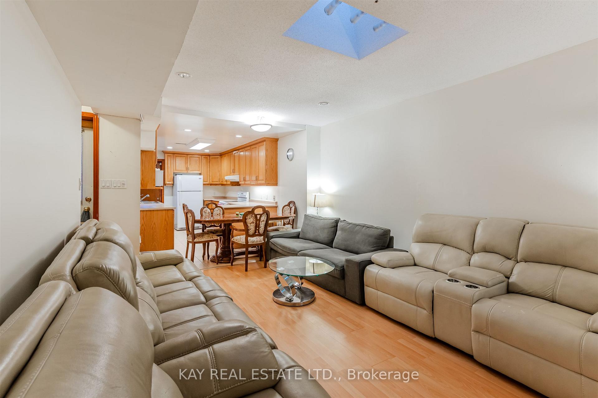 Photo 4 of 1394 Gerrard Street E, Toronto, Greenwood-Coxwell — HOMEH